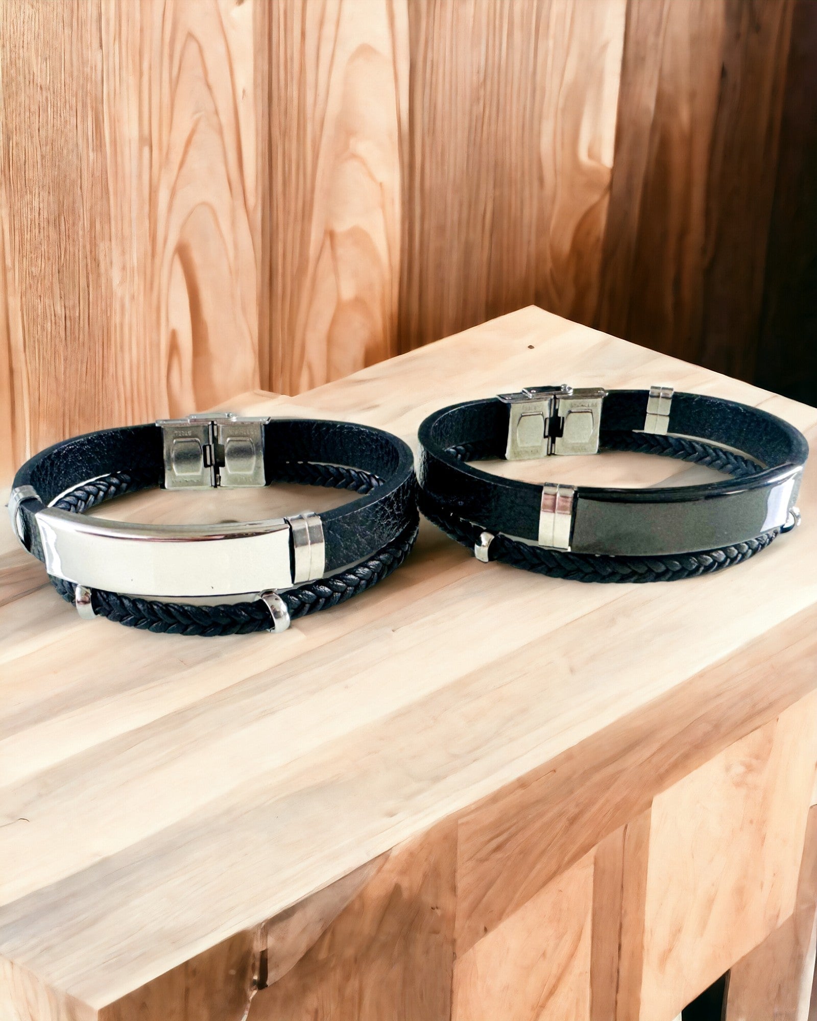 Herenarmband van PU-leer en roestvrij staal met graveermogelijkheid – Verkrijgbaar in twee kleuropties