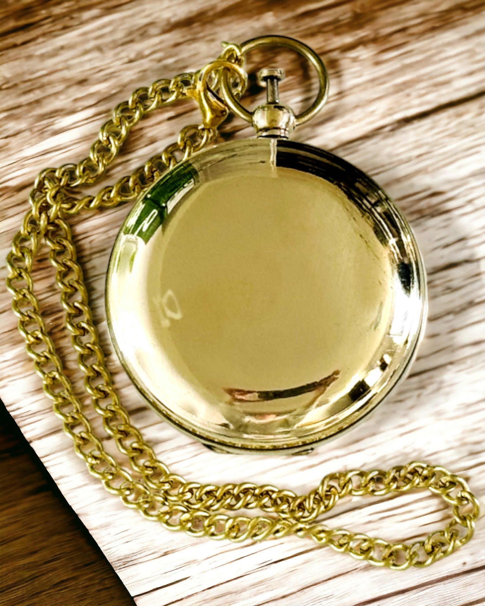 Gouden kleur Kompas Avontuur – Elegante Navigator van Ontdekkingen