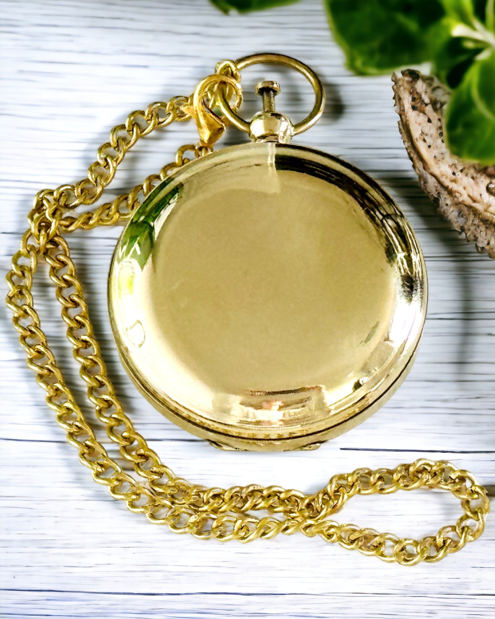 Gouden kleur Kompas Avontuur – Elegante Navigator van Ontdekkingen