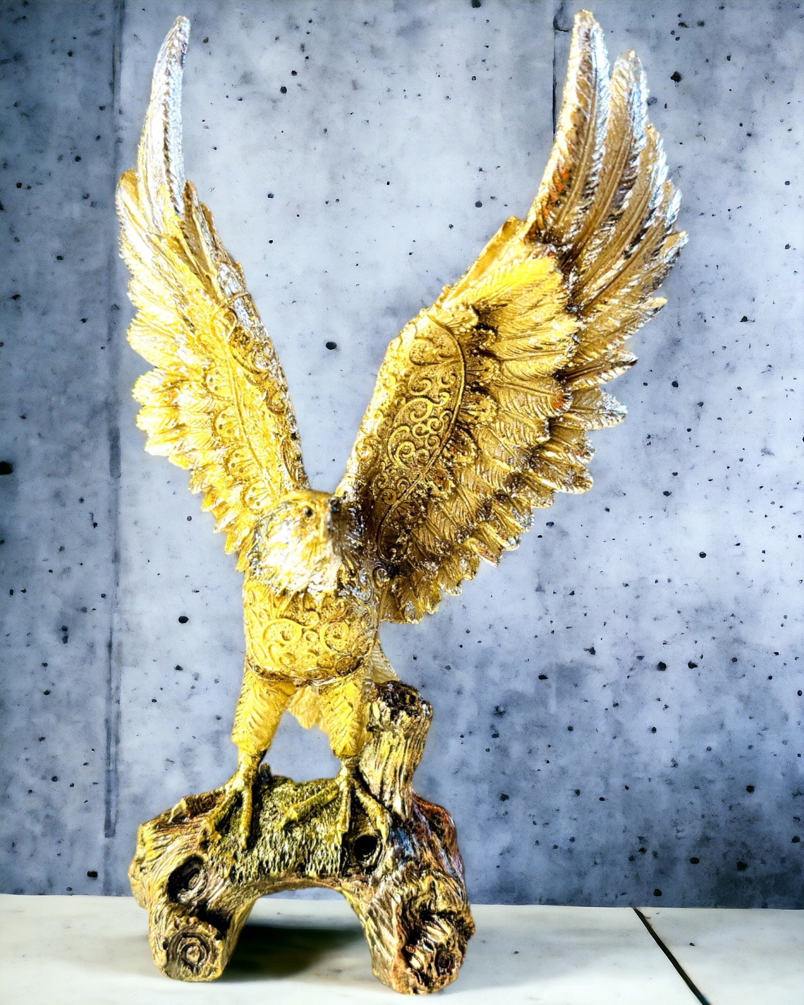 Statuet "Gouden Adelaar" met Personaliseringsoptie - Decoratie van Hars