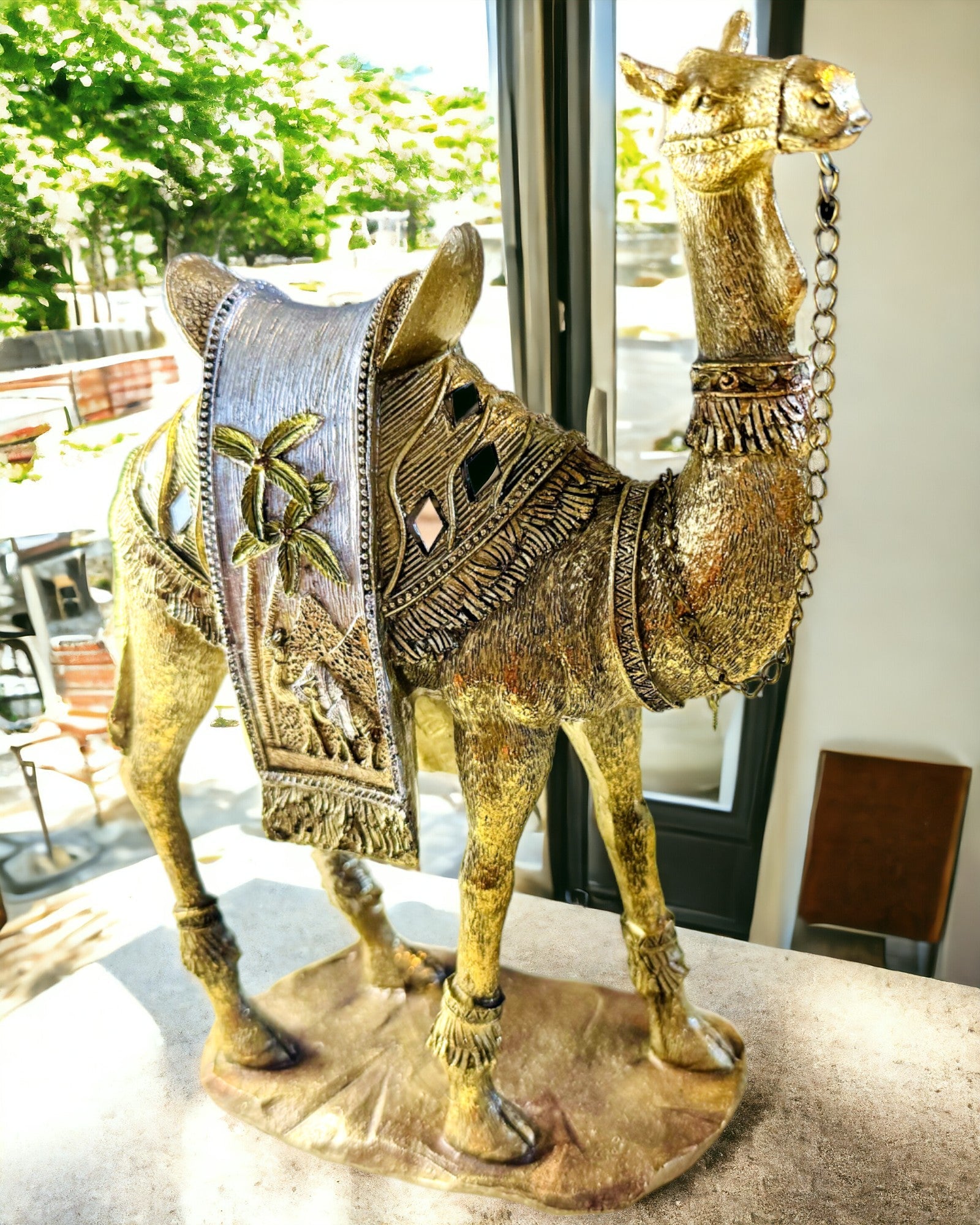 Statuetka Woestijnwandelaar Decoratieve Kameel van Hars met Mogelijkheid tot Graveren