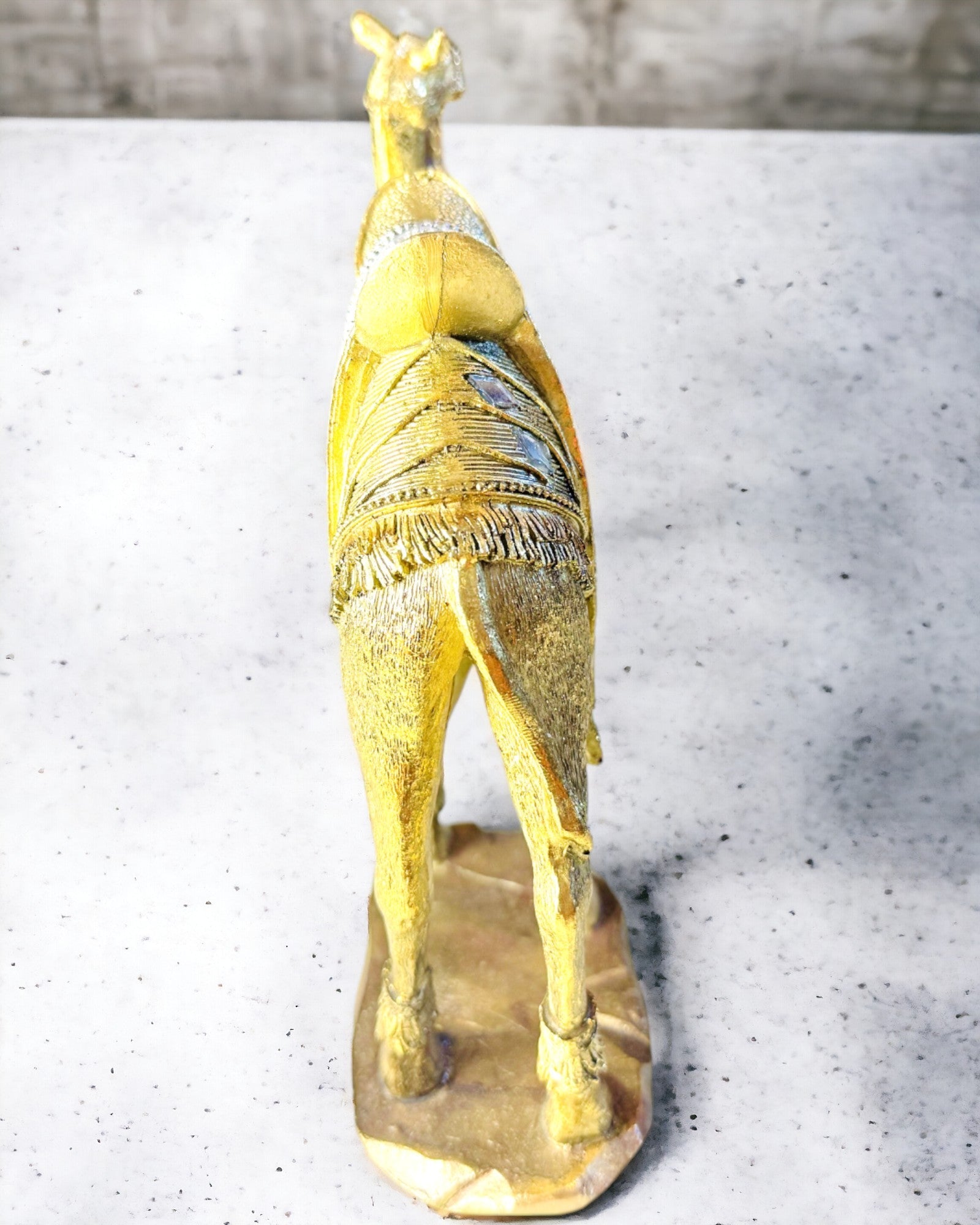Statuetka Woestijnwandelaar Decoratieve Kameel van Hars met Mogelijkheid tot Graveren