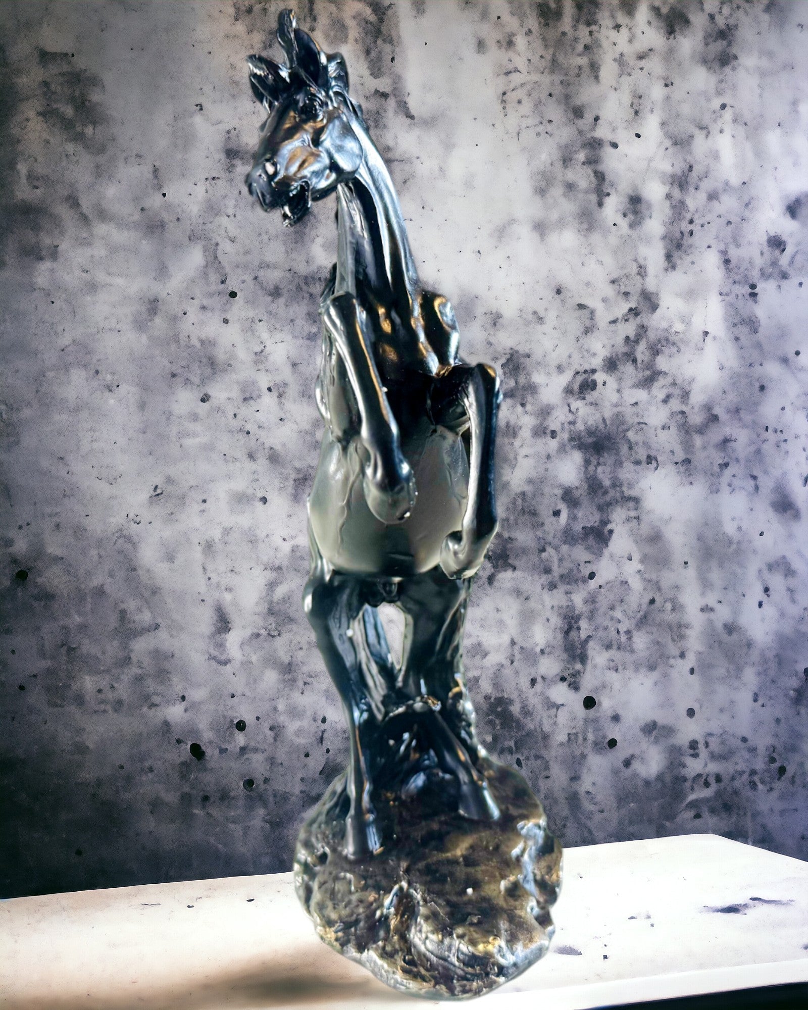 Czarna Perła - Paardensculptuur Elegantie in Beweging - Graveren Mogelijk