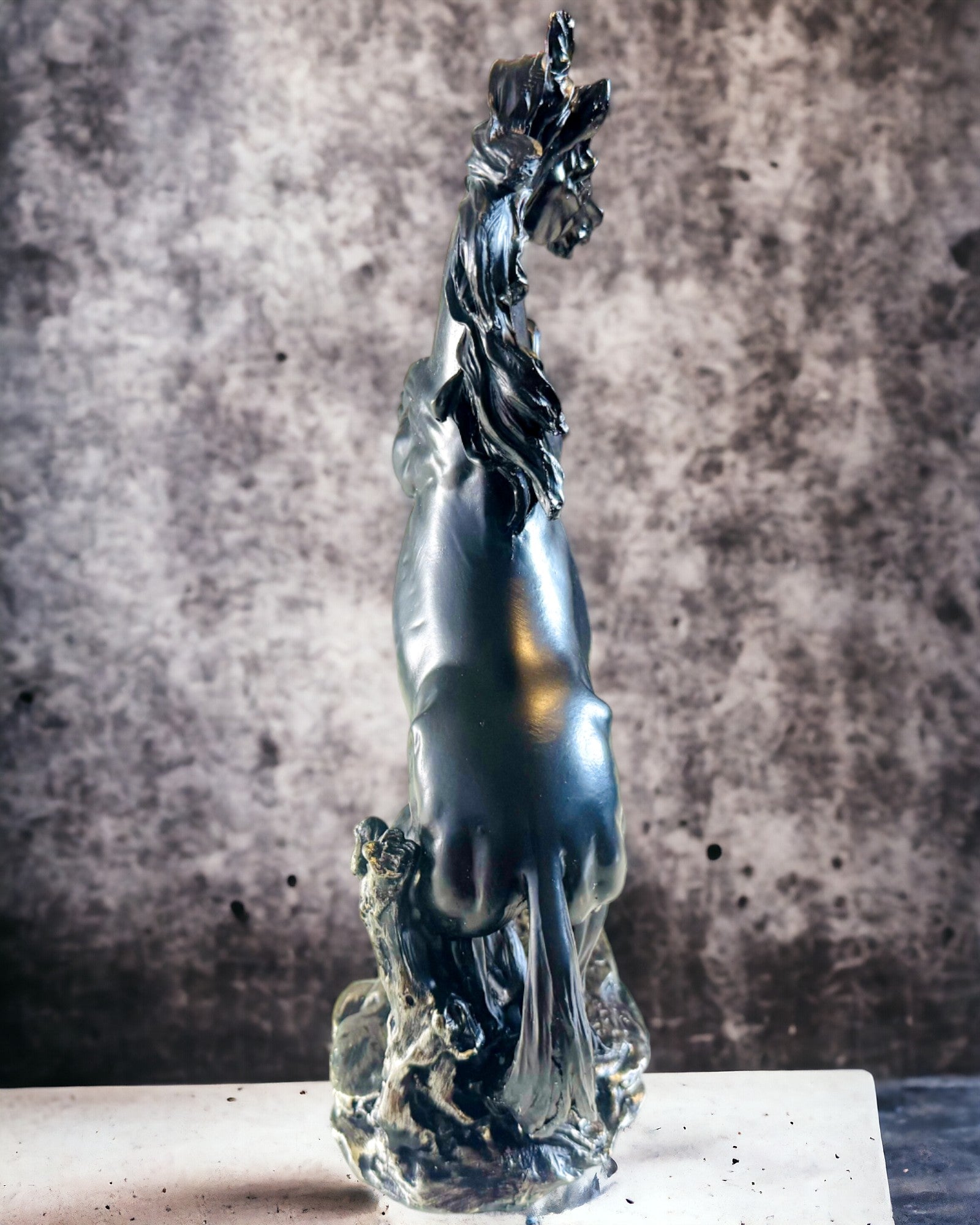 Czarna Perła - Paardensculptuur Elegantie in Beweging - Graveren Mogelijk