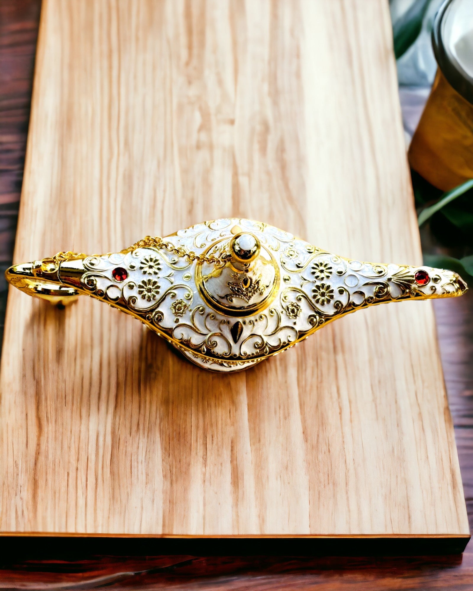 Magische Lamp van Aladdin met Graveeroptie - Witte Variant, verweven met goud
