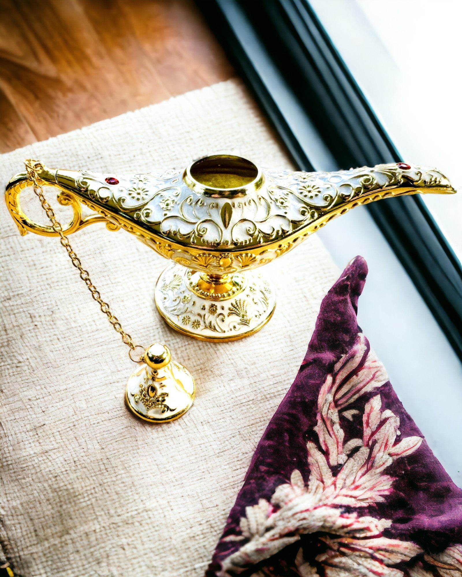 Magische Lamp van Aladdin met Graveeroptie - Witte Variant, verweven met goud