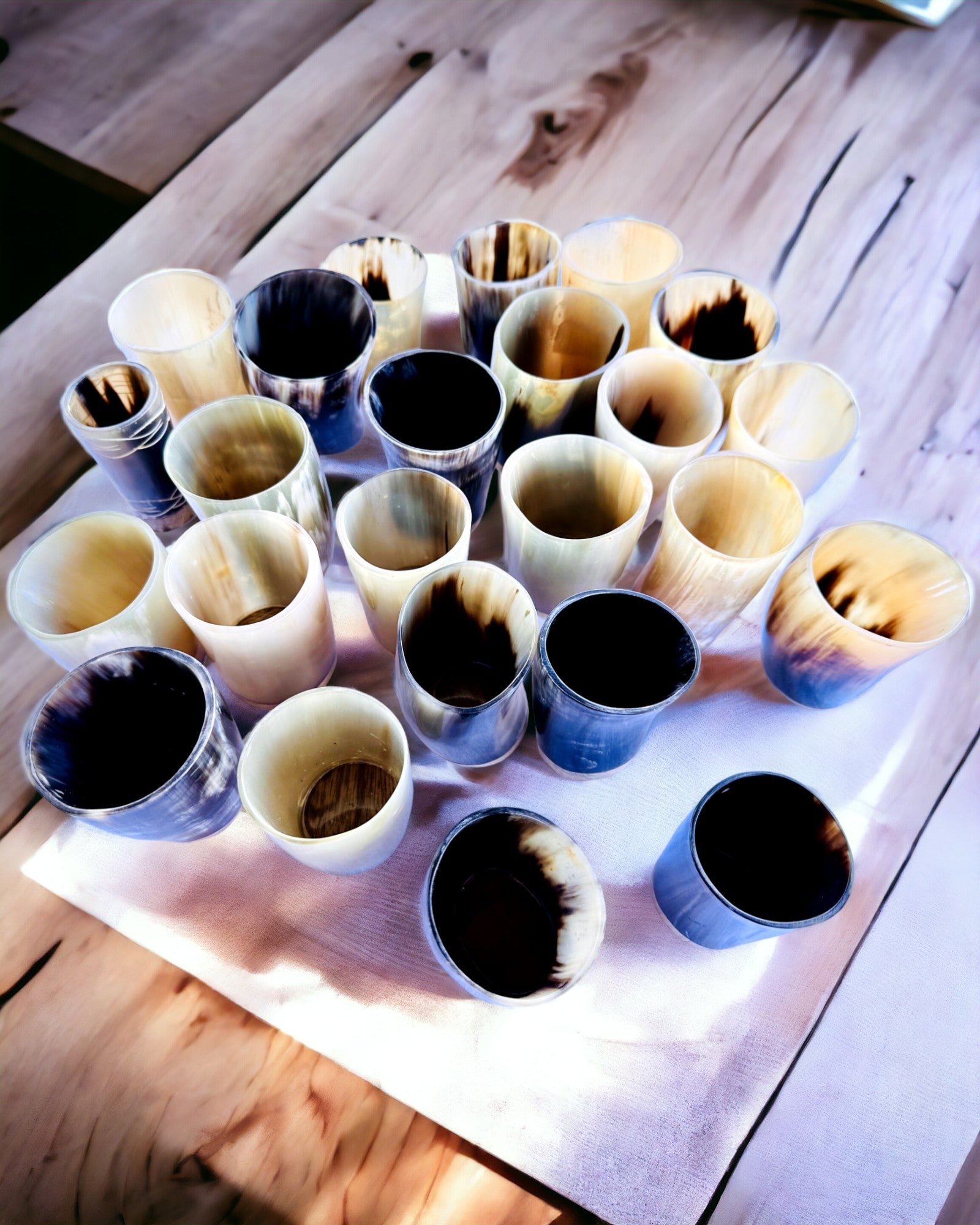 Handgemaakte Kleine Beker met Gravure Optie, Indiase Beker, personalisatiemogelijkheid als cadeau, gravure. Donkere kleur