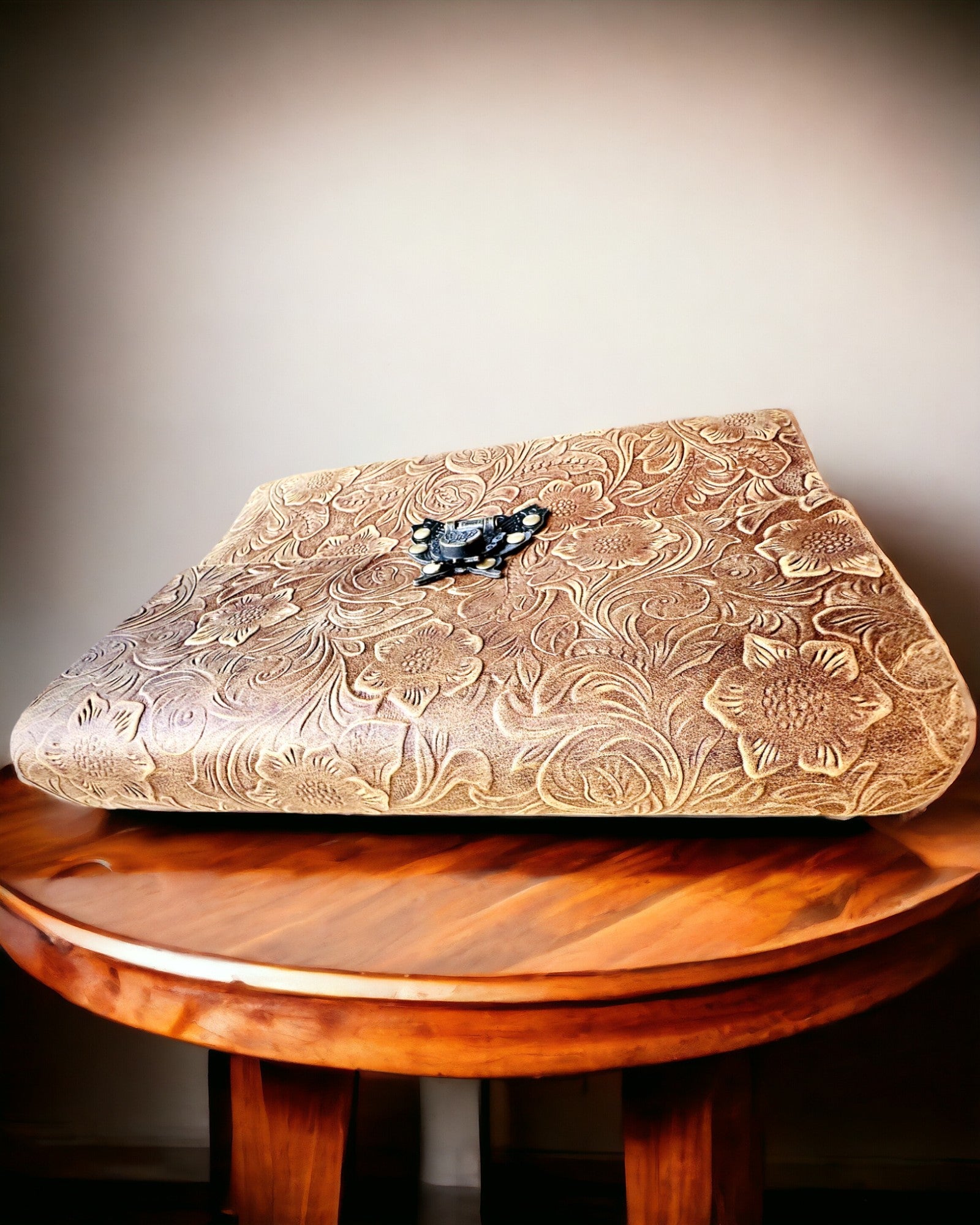 Luxe Retro Notitieboek met Leren Omslag - "Vintage Elegance", 480 pagina's, mogelijkheid tot personalisatie met gravure