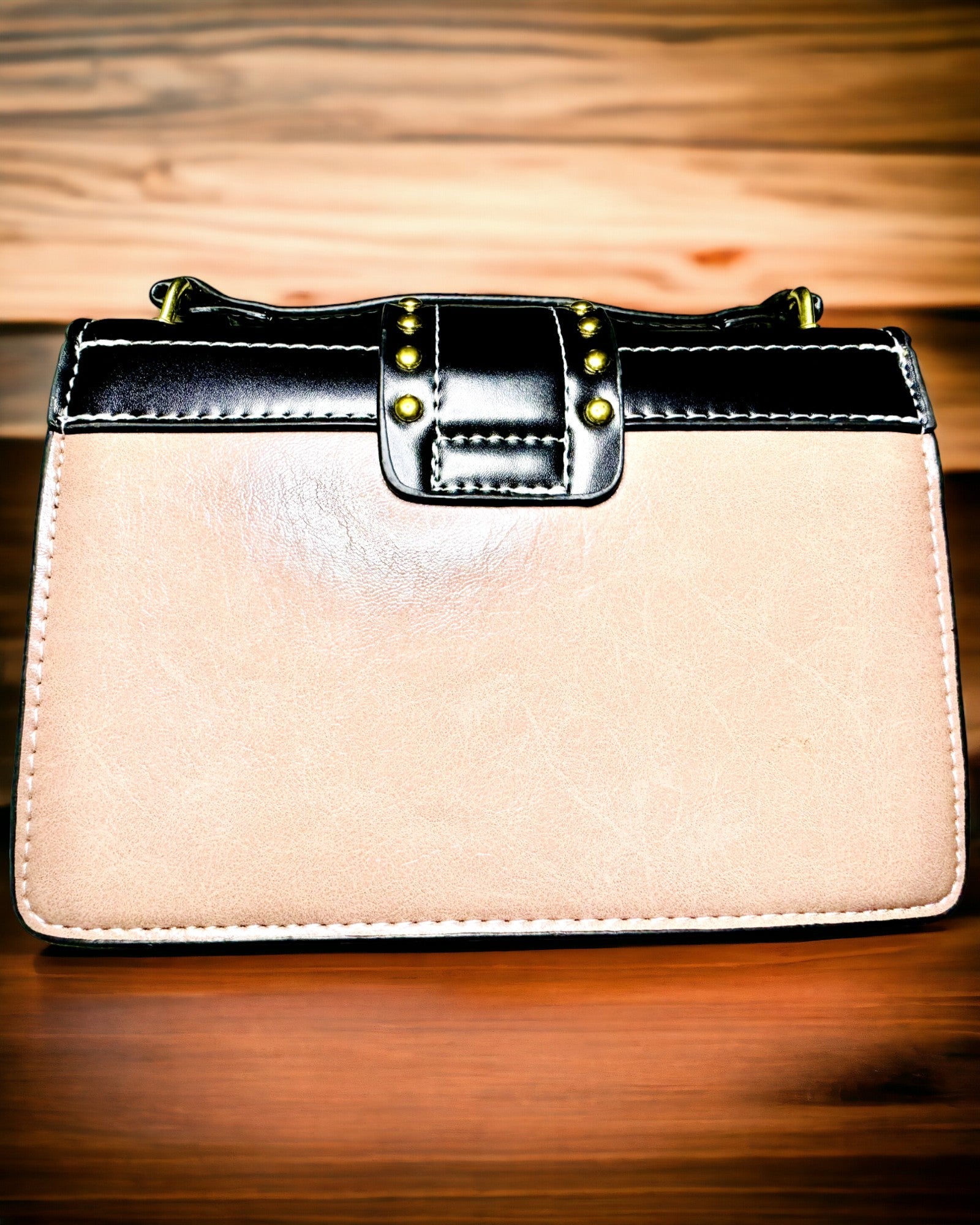 Vierkante Lichtpaarse Schoudertas met Leeuwenmotief – Elegante Handtas van Getextureerd PU-leer. Personalisatie met gravure