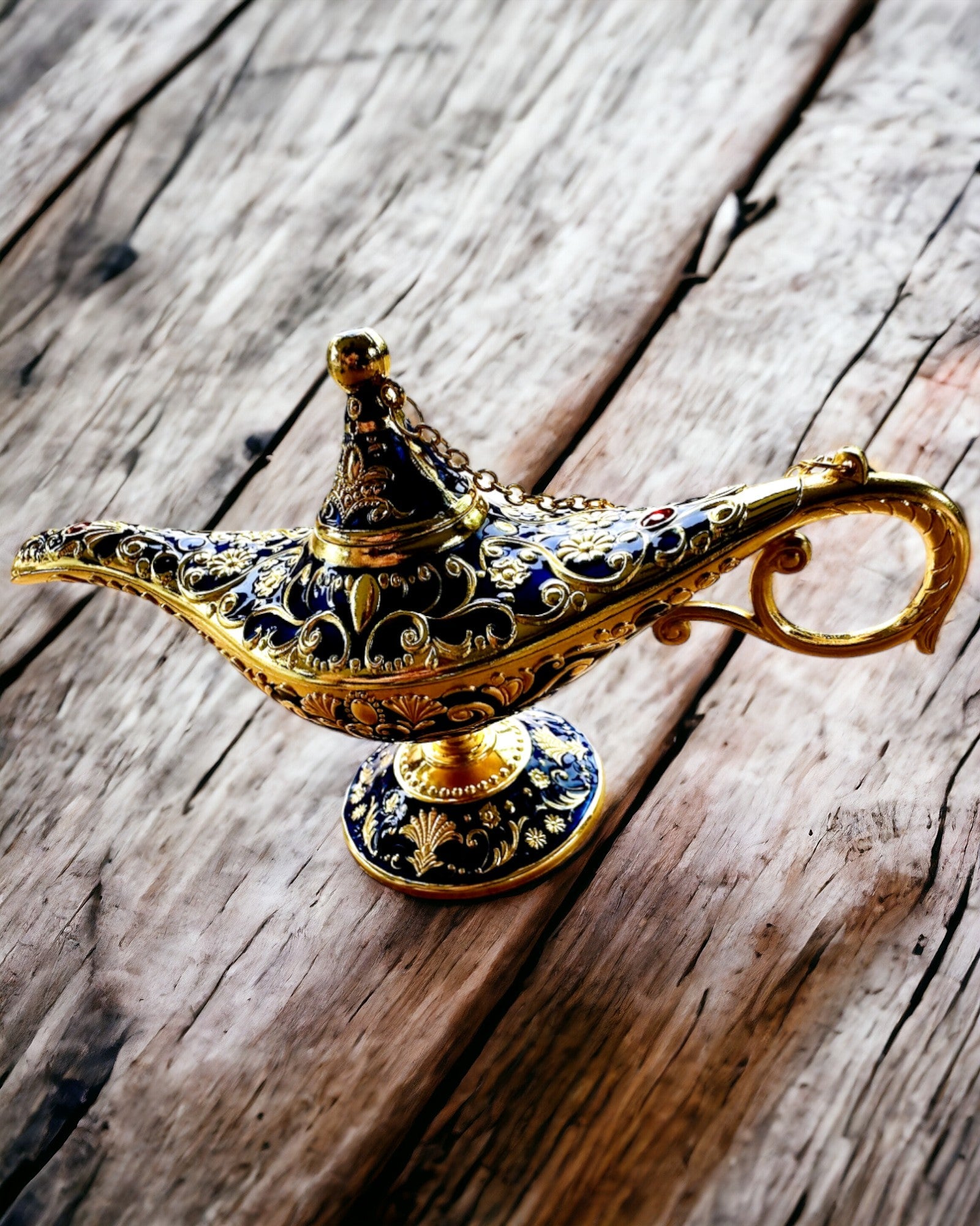 Magische Lamp van Aladdin met Graveeroptie - Donkerblauwe Variant, verweven met goud