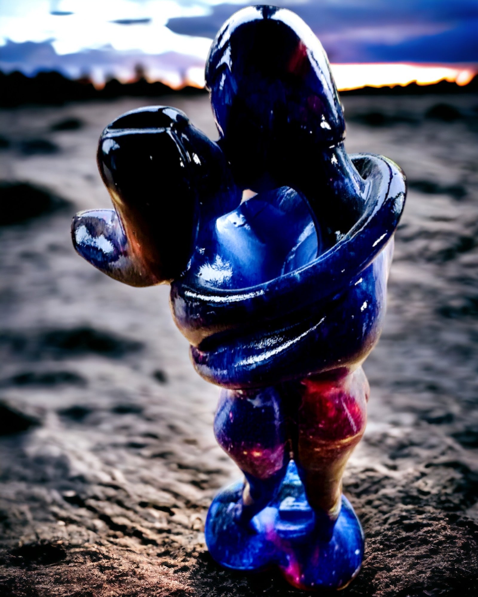 Kosmiczny Uścisk - Harsfiguur met Graveeroptie