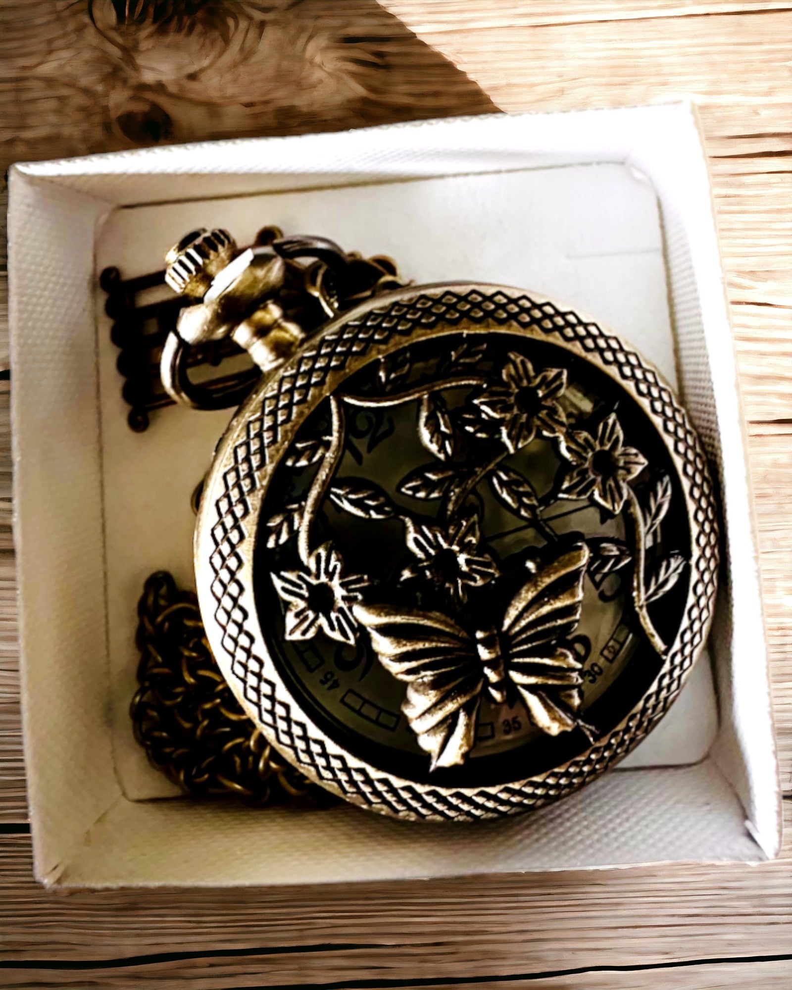 Zakhorloge "Vlinderelegantie" met de mogelijkheid voor personalisatie met gravure