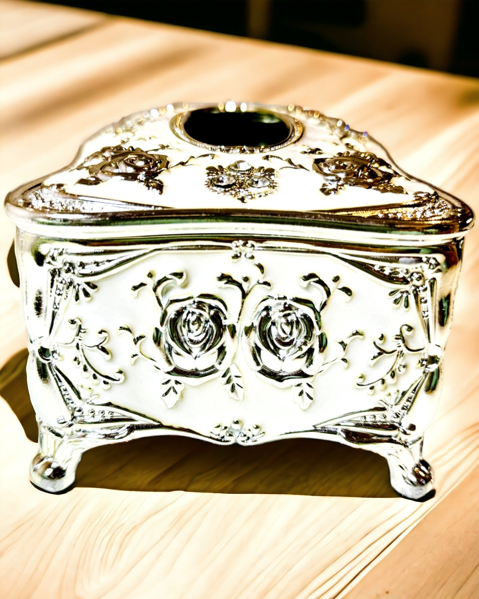 Doosje voor Tissues met Rozenpatroon - Elegante Toevoeging aan het Interieur, wit