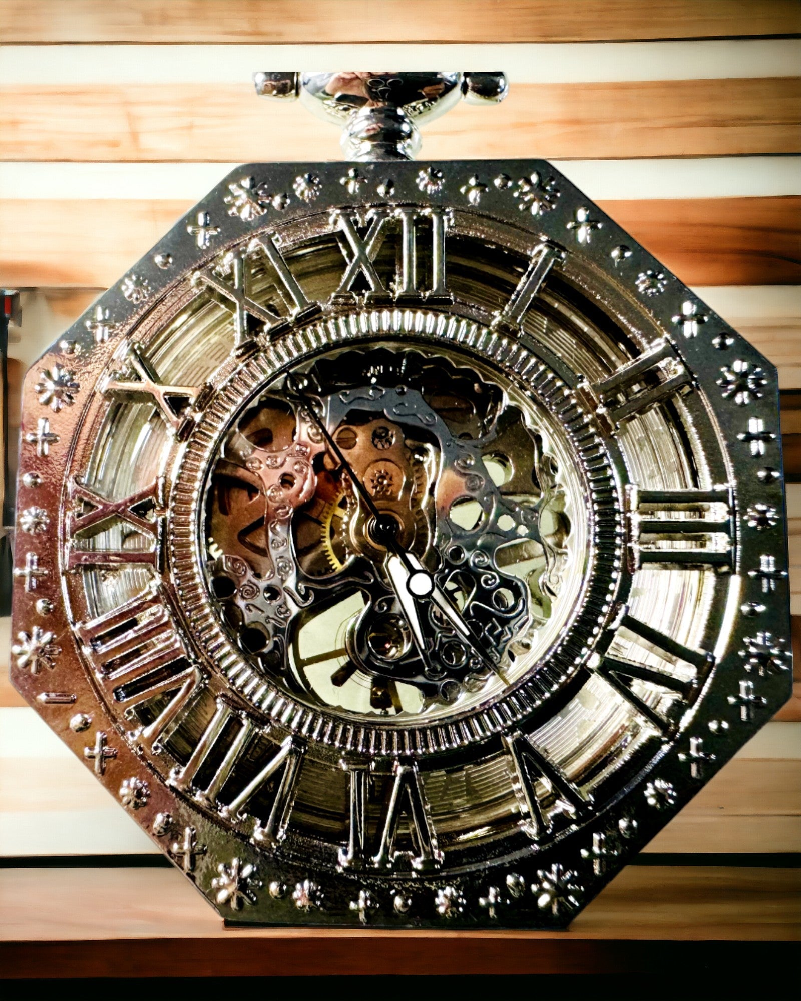Klassieke zilverkleurige Achtkantige Mechanische Zakhorloge met Opengewerkte Wijzerplaat in Steampunk-stijl