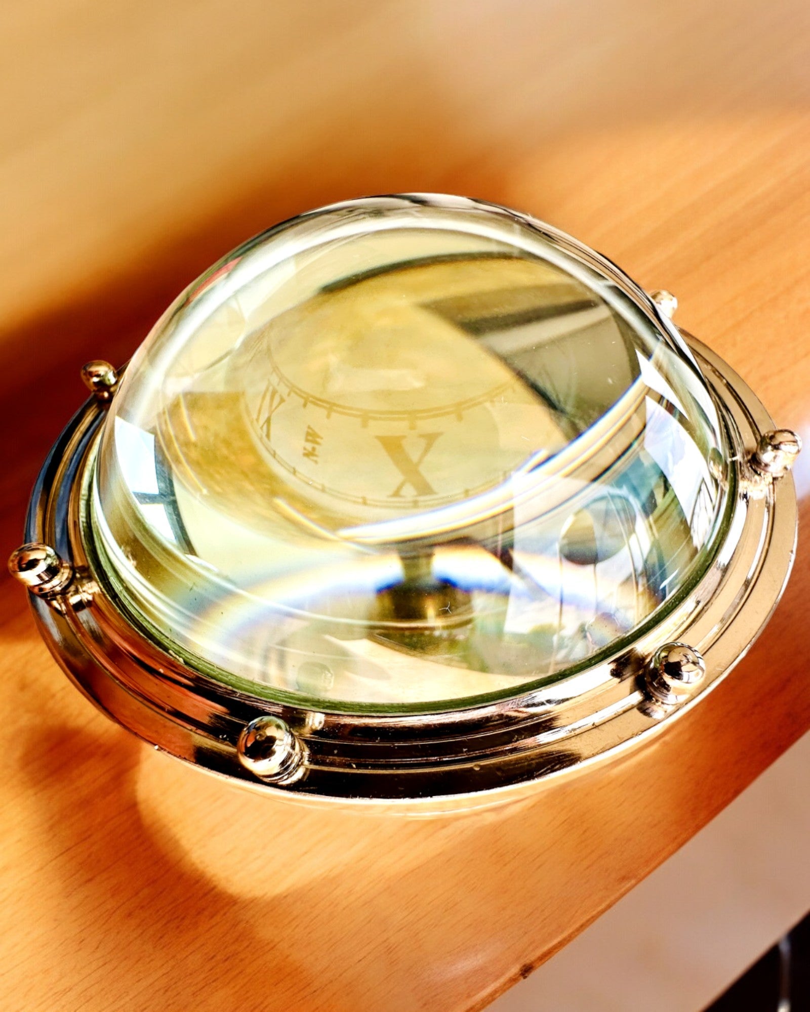 Bailey Compass Clock - Elegante Klok met Kompasmotief met Mogelijkheid tot Graveren