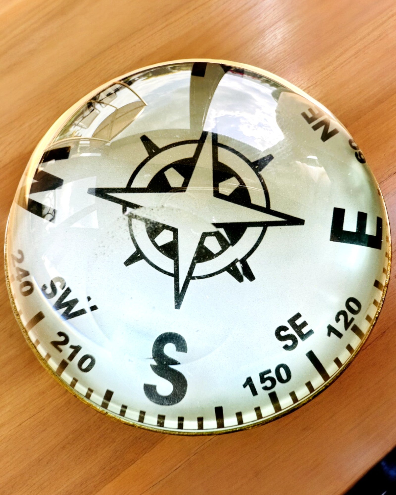 Bailey Compass Clock - Elegante Klok met Kompasmotief met Mogelijkheid tot Graveren