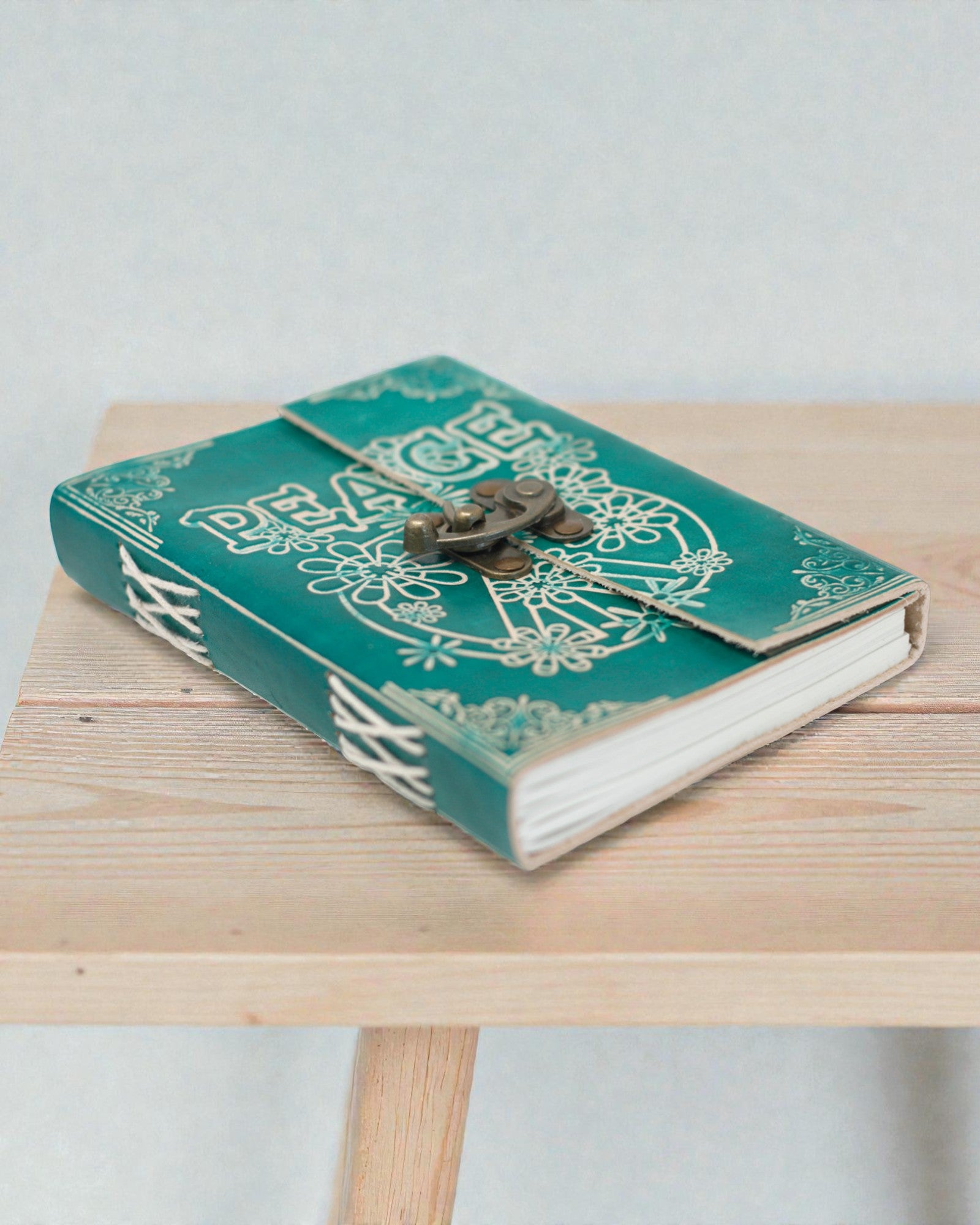 Turkoois leren notitieboek „Vrede” met rits – Harmonie & Rust (18 x 13 cm)