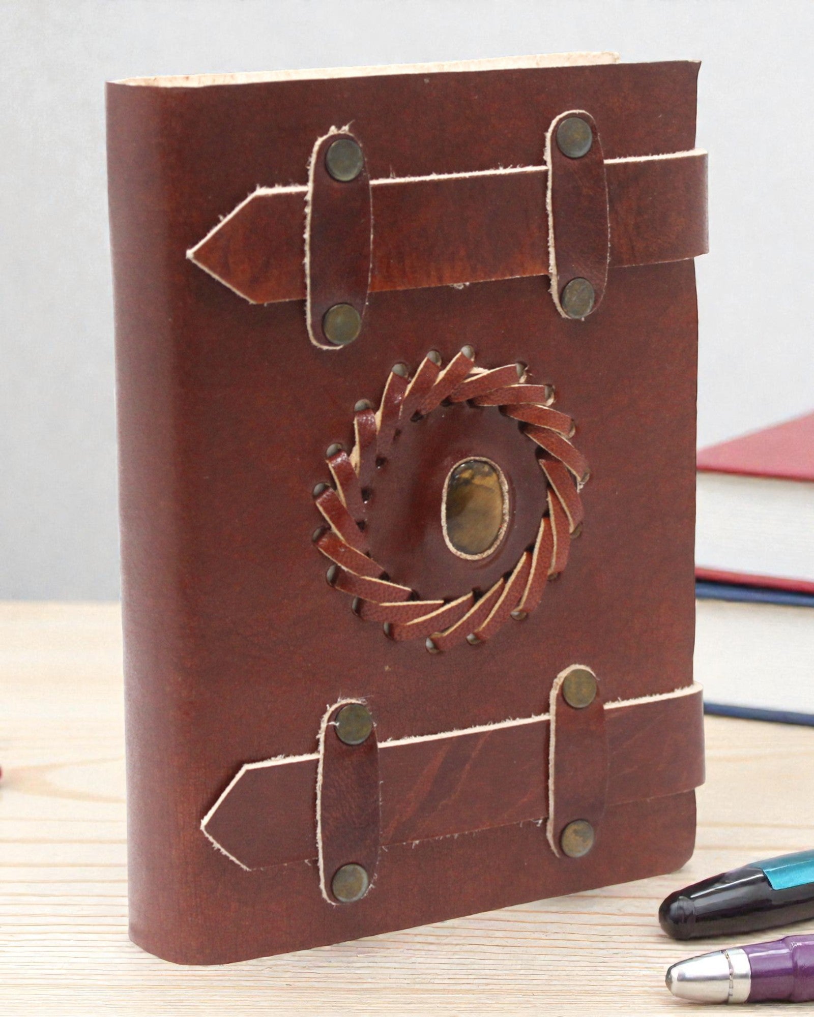 Solaris Eye – Leren notitieboek van tijgeroog met dubbele riemen