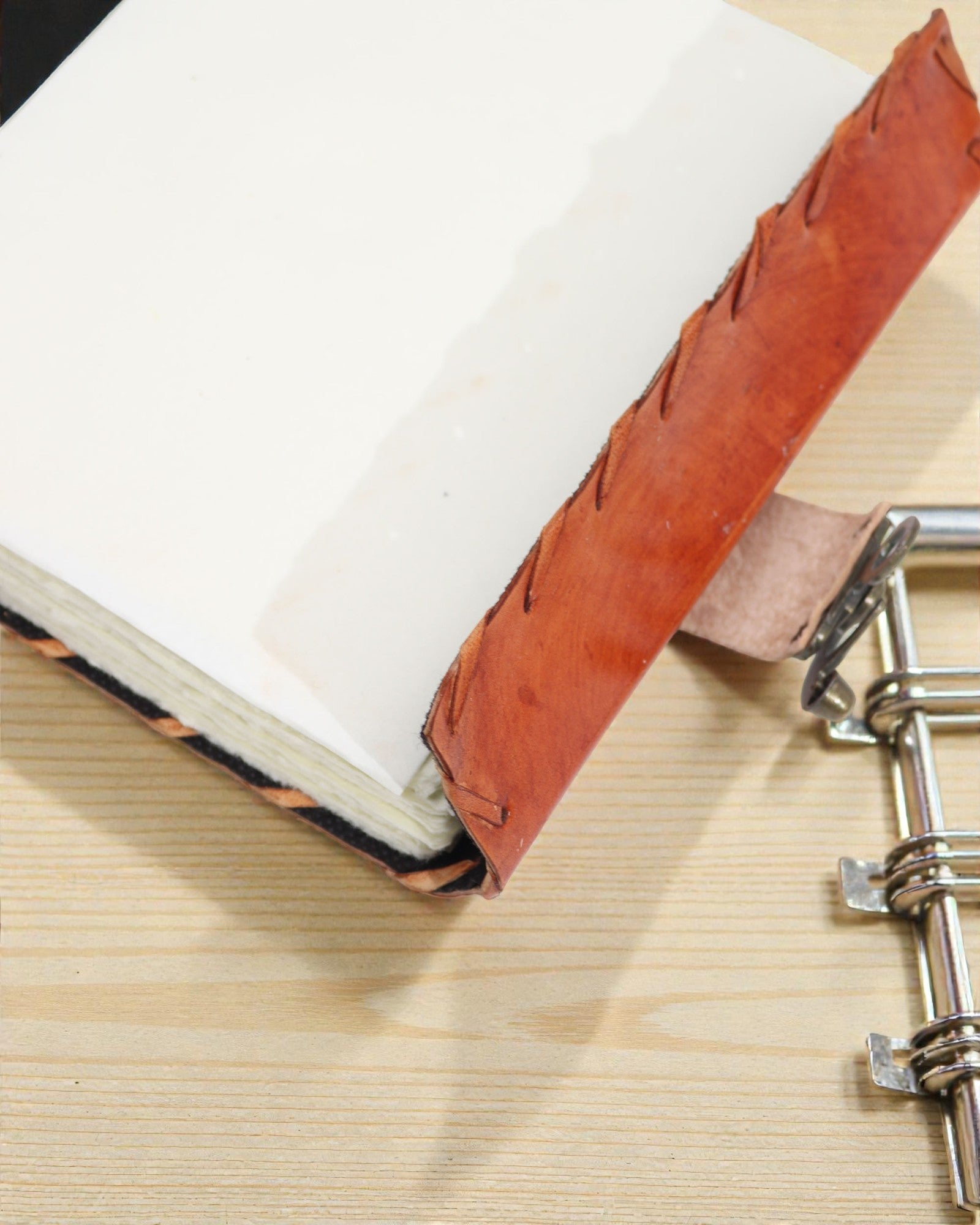 Solarius Wachter – Leren notitieboek van het boze oog met handgestikte naden