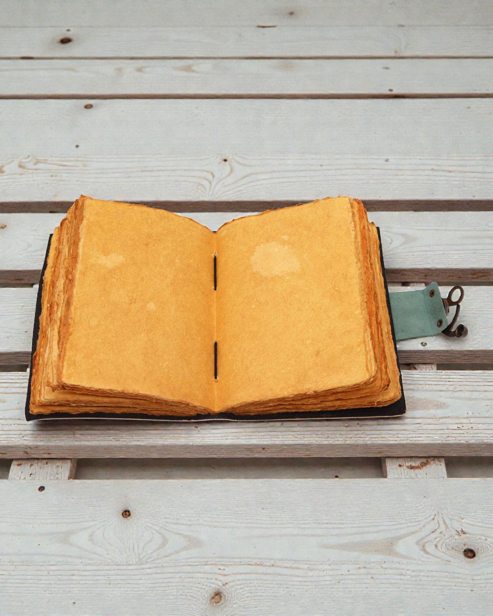 Leren notitieboek Boeddha en 7 chakra’s – dagboek voor aandachtige aanwezigheid 13 × 18 cm