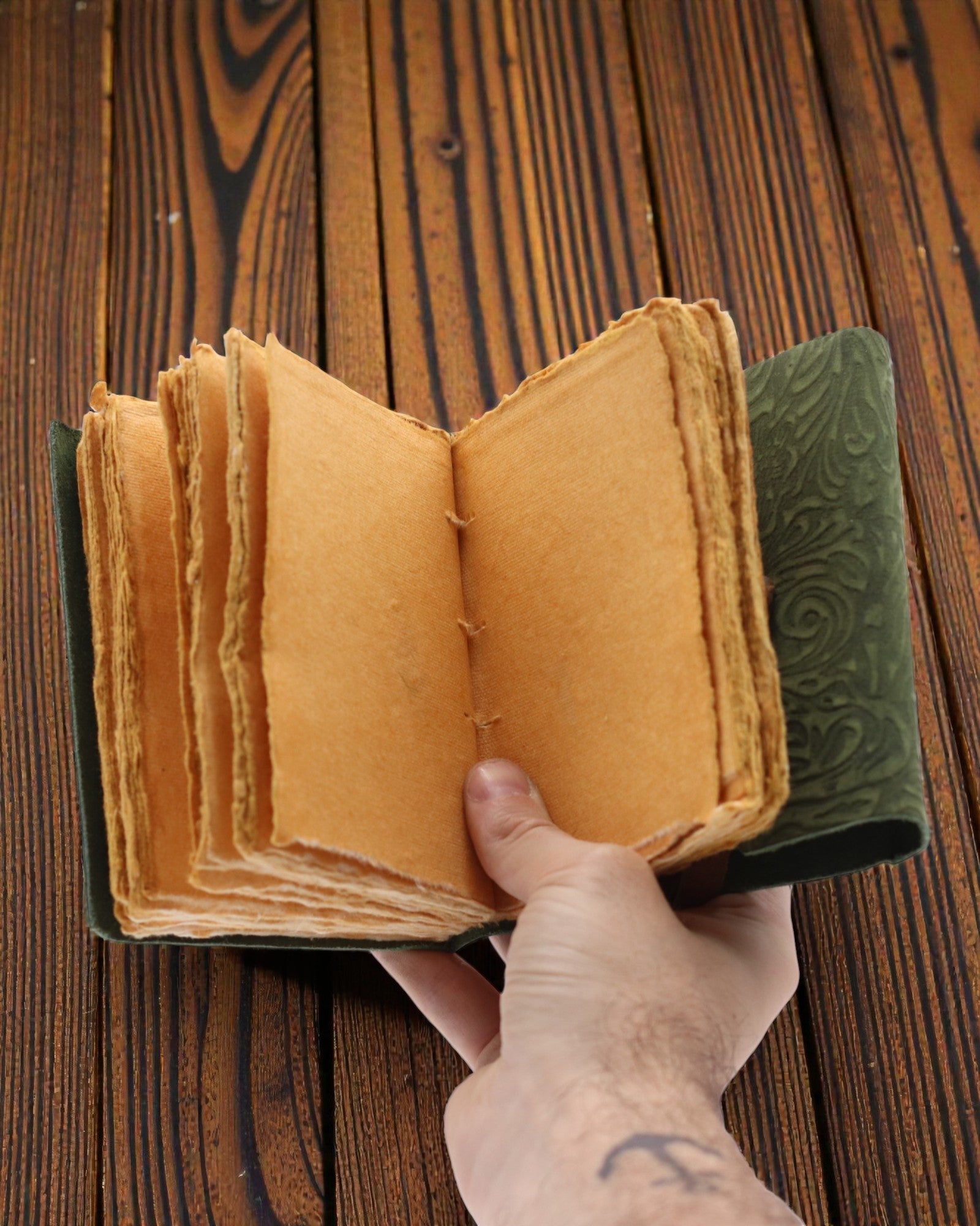 Green Maze Vintage – leren notitieboek met verouderde bladzijden 12,7 × 8,9 cm