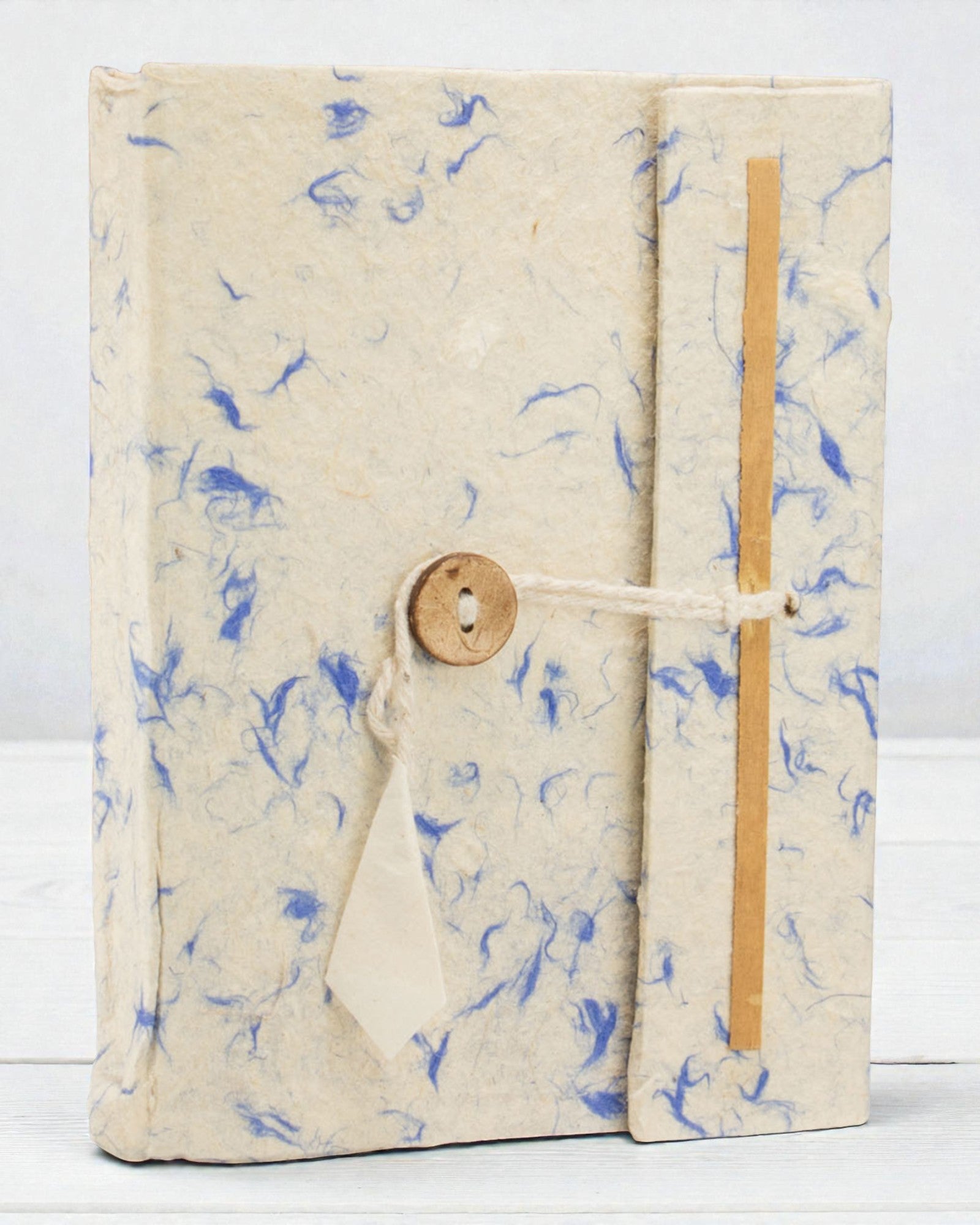 Middelgroot notitieboekje Lokta, blauw katoen (15 x 12 cm) – 45 vellen