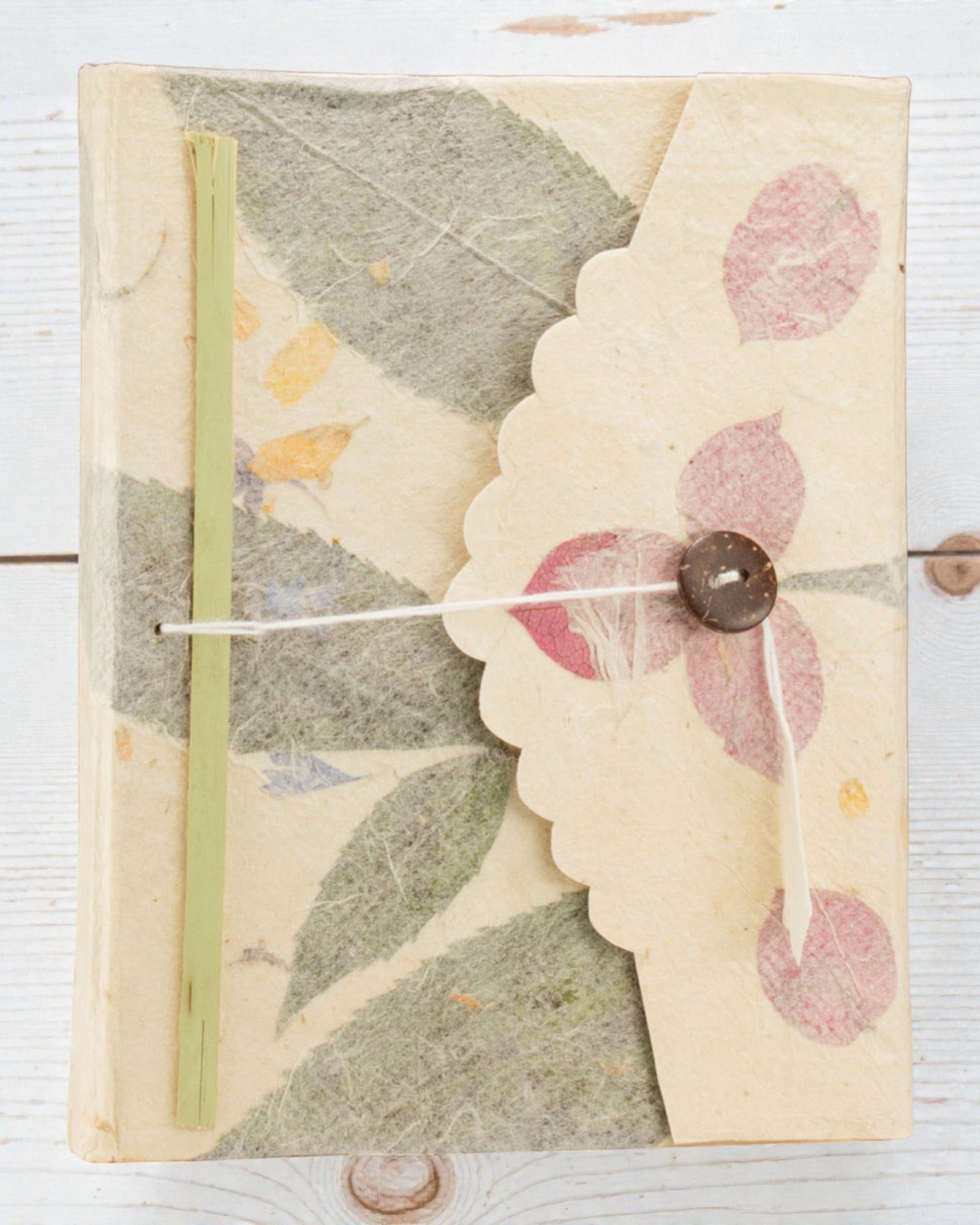 Middelgroot lokta-notitieboek Bougainvillea (15 x 12 cm) – 45 vellen