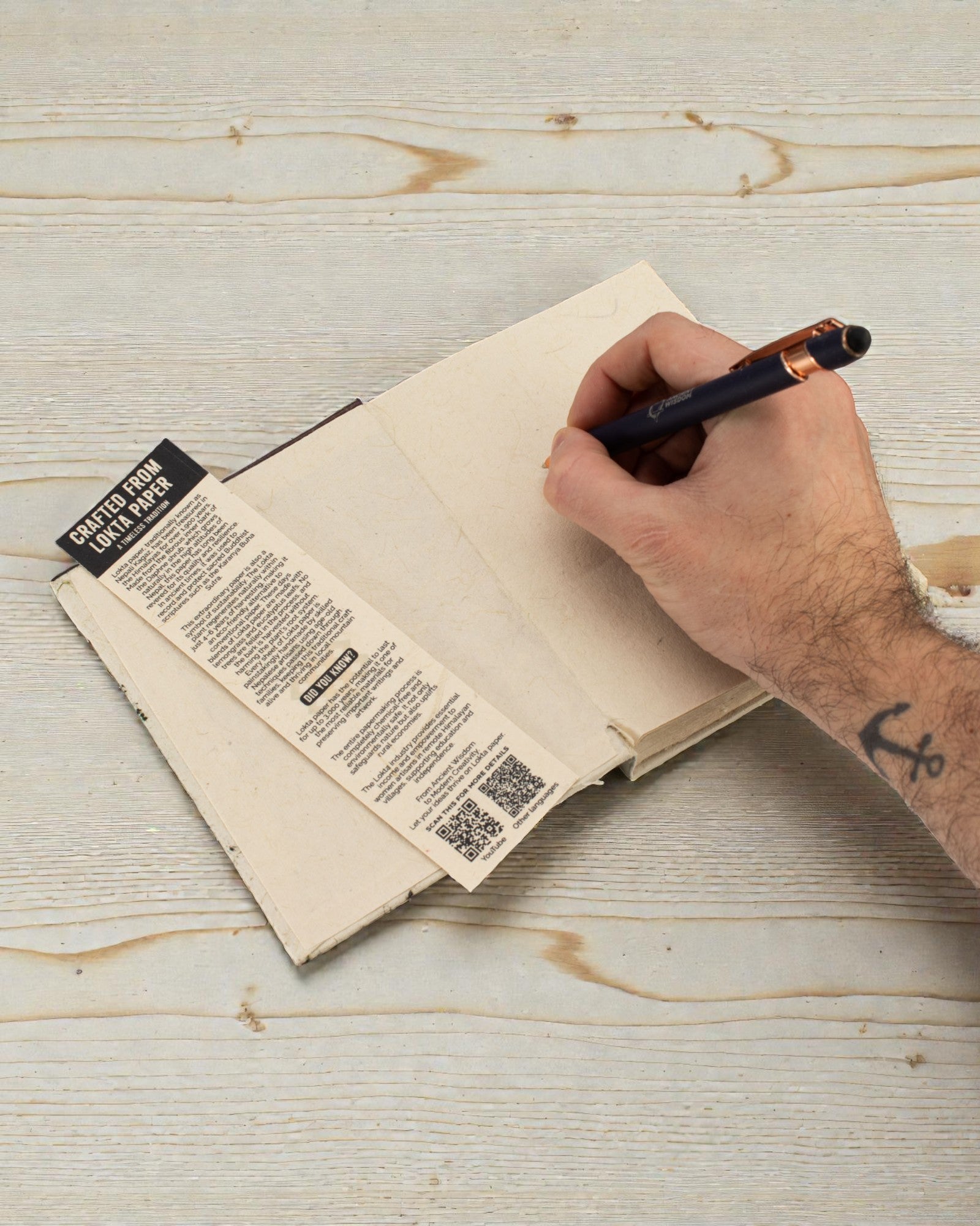 Middelgroot Lokta-notitieboekje met gebedsinspiraties – gebedsvlaggen (45 blaadjes, 15 x 12 cm)