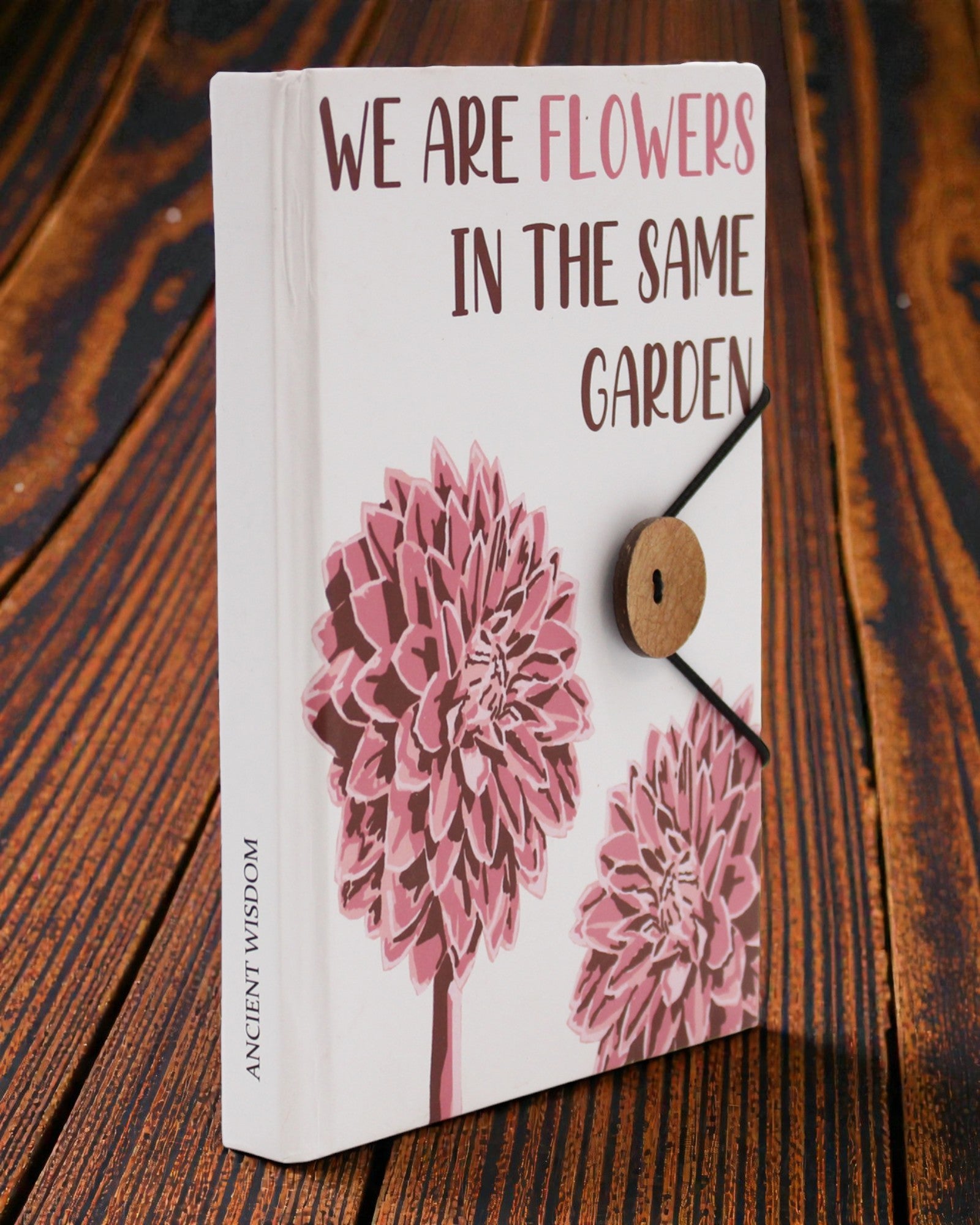 Bloemen samen – klein notitieboekje met bandje en kokosknop 18 × 12,5 cm, 200 pagina's