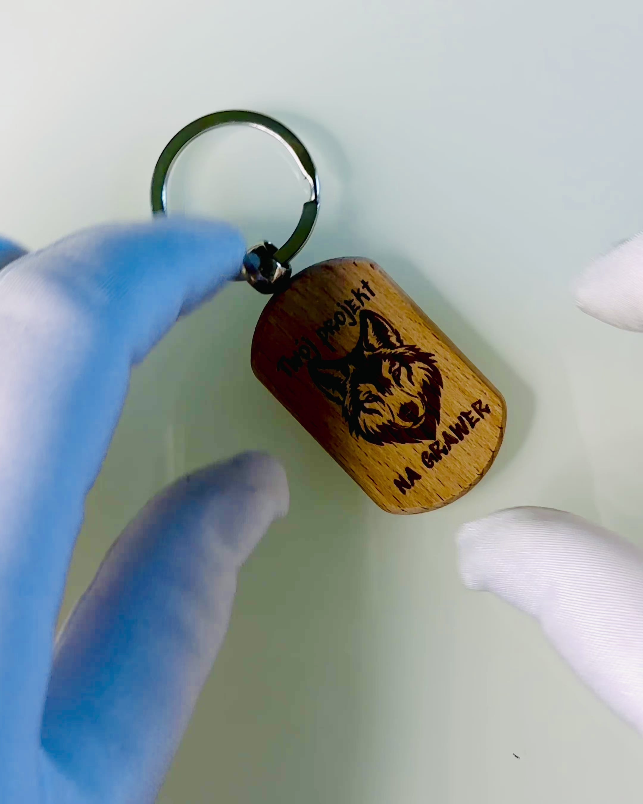 Elegante Houten Sleutelhanger met Mogelijkheid tot Graveren – Ideaal als Cadeau