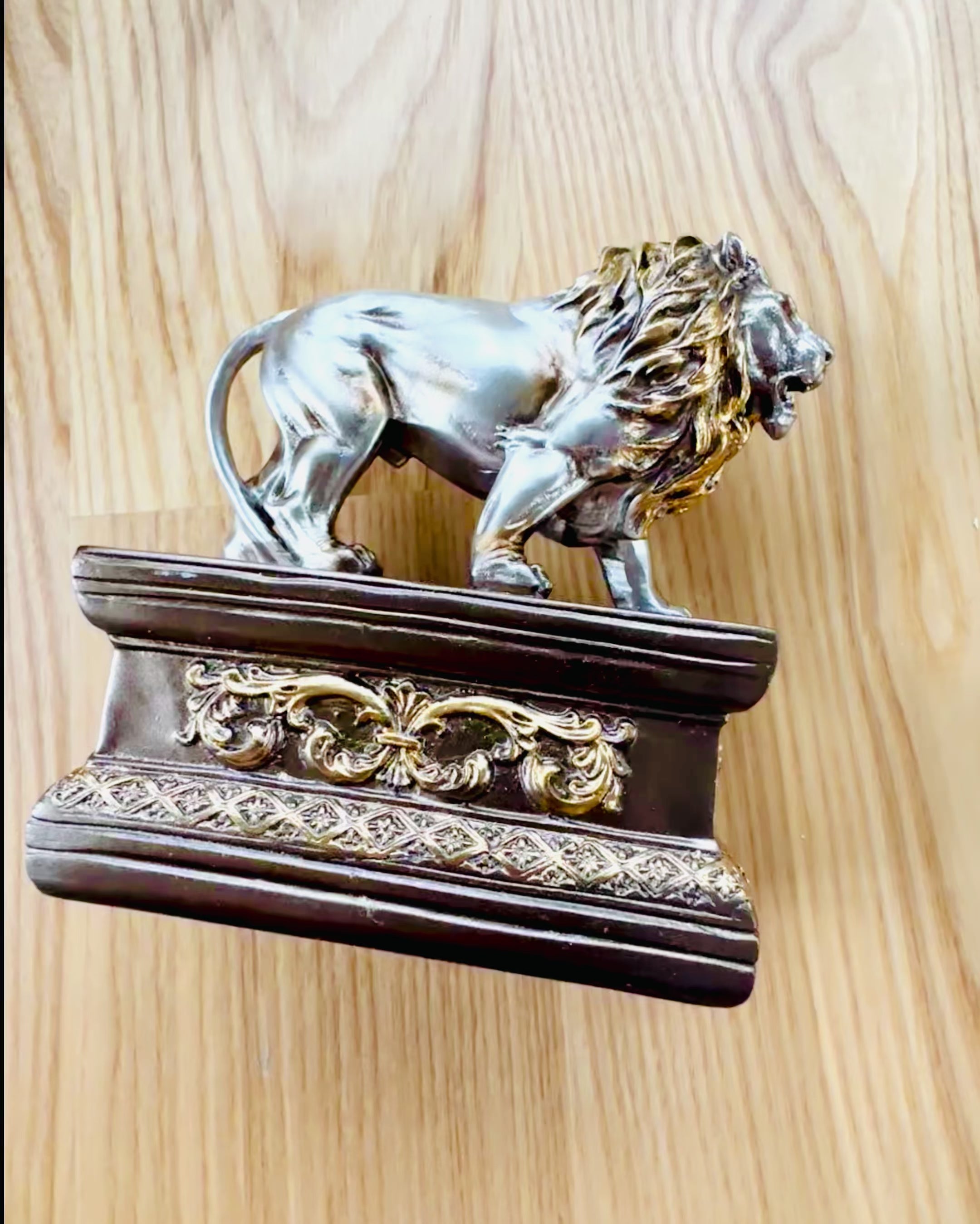 Lwi Strażnik – Beeldje met Graveermogelijkheid