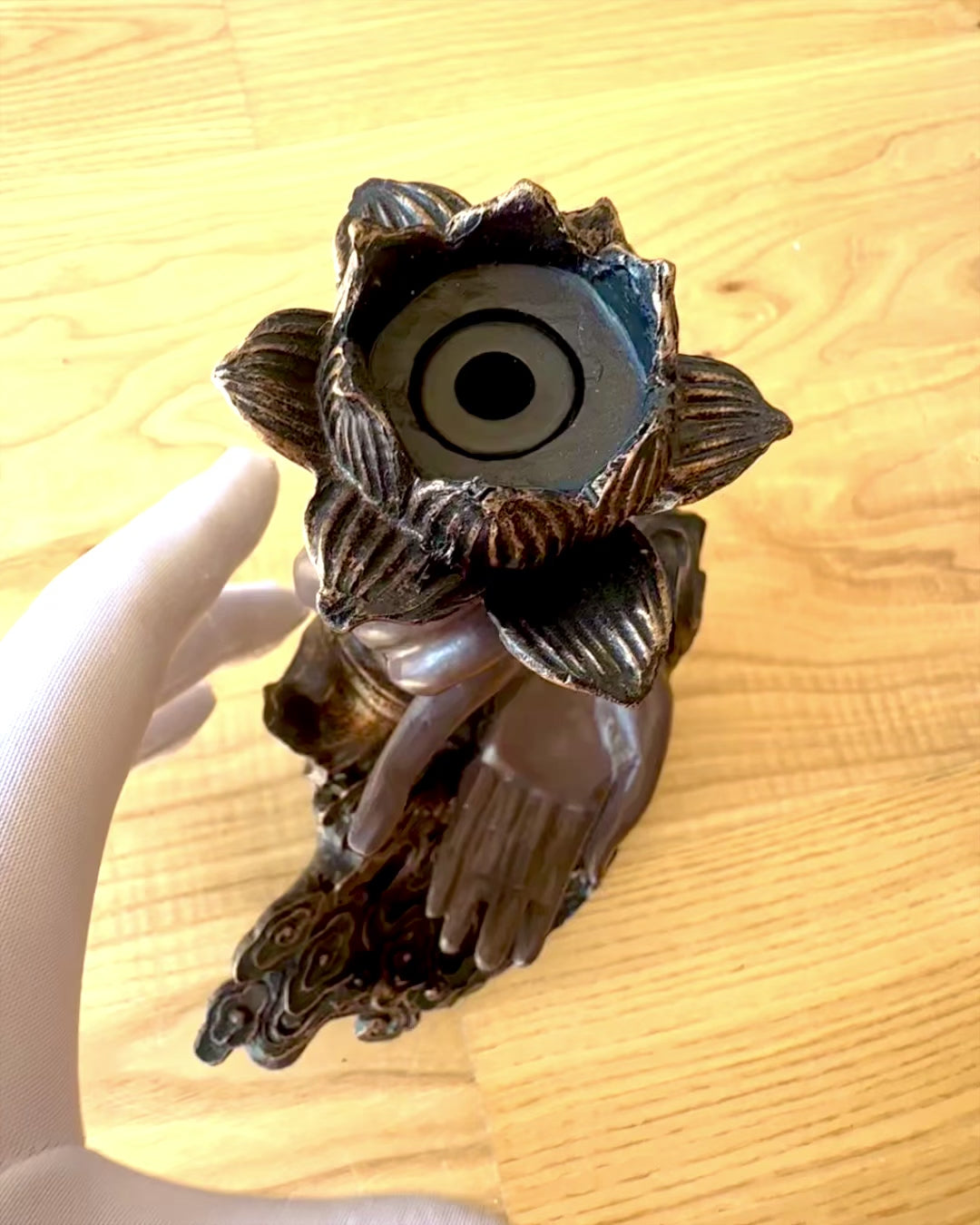 Mystieke Hand, Wierookbrander, houder voor wierook met Stroom, mogelijkheid tot personalisatie met gravure als cadeau