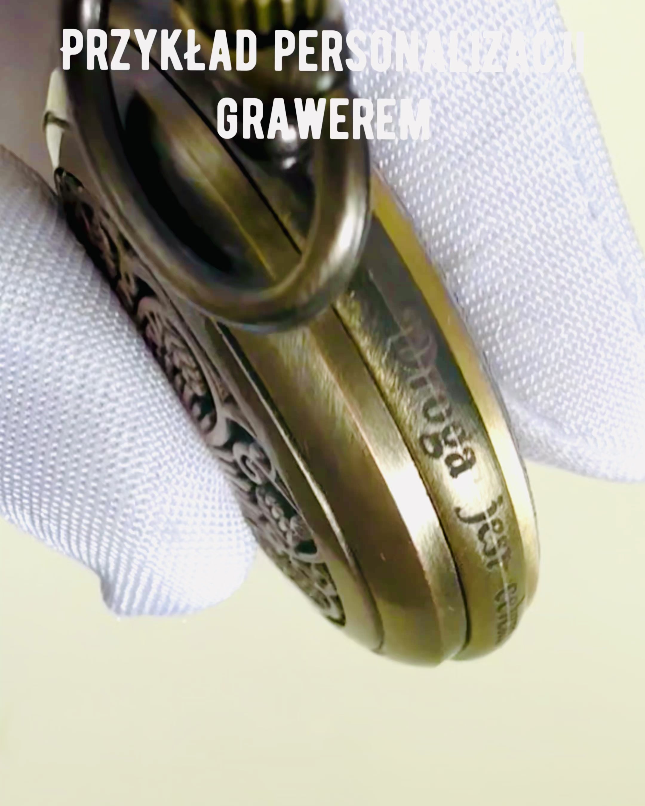 Vintage Stijl Navigatiekompas met Opengewerkt Patroon – bruin-gouden kleur