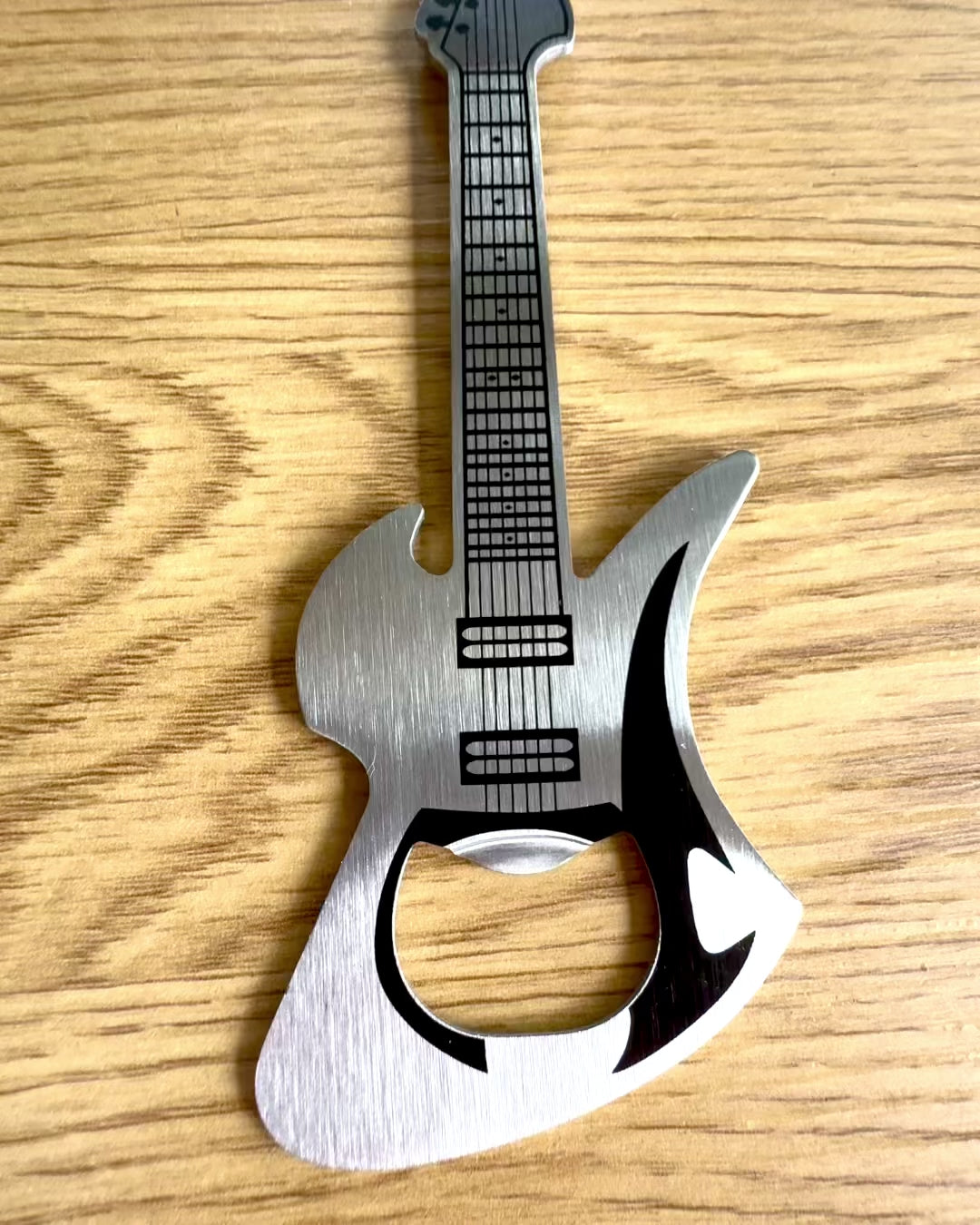 Flesopener Gitaar Rock'n'Open, 2 varianten, personalisatie met gravure als cadeau