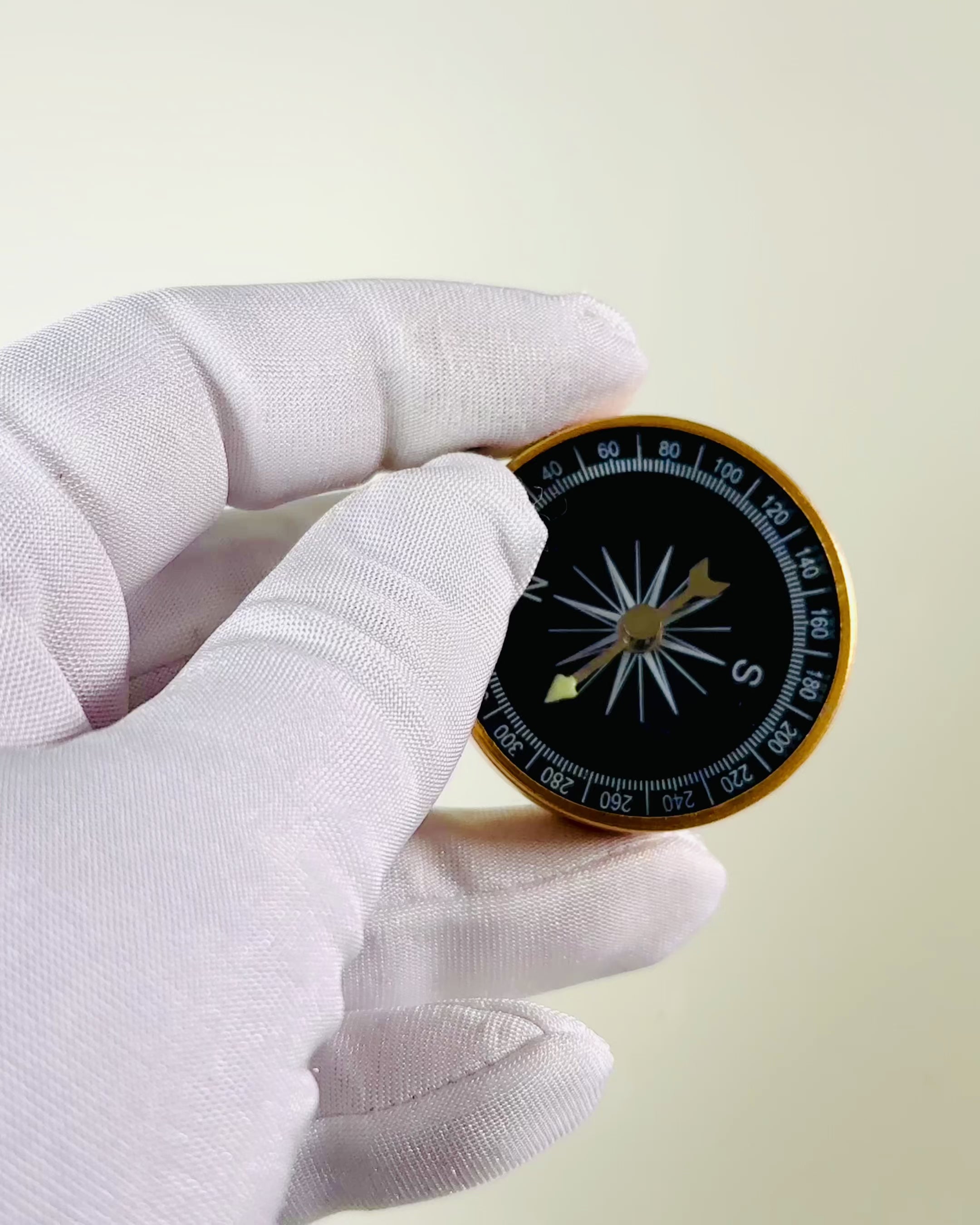 Compact Navigatiekompas met Metalen Afwerking – Onmisbaar voor Elke Reiziger, met Gravure