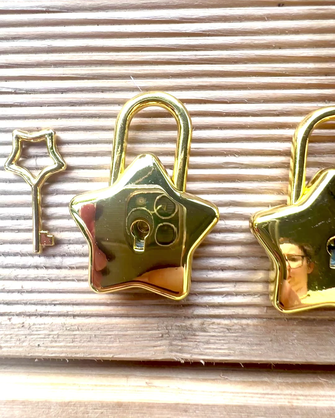 2 Stervormige mini-sloten met Gravure – Beveilig Je Dromen, gepersonaliseerd als cadeau, 2 kleuropties om uit te kiezen