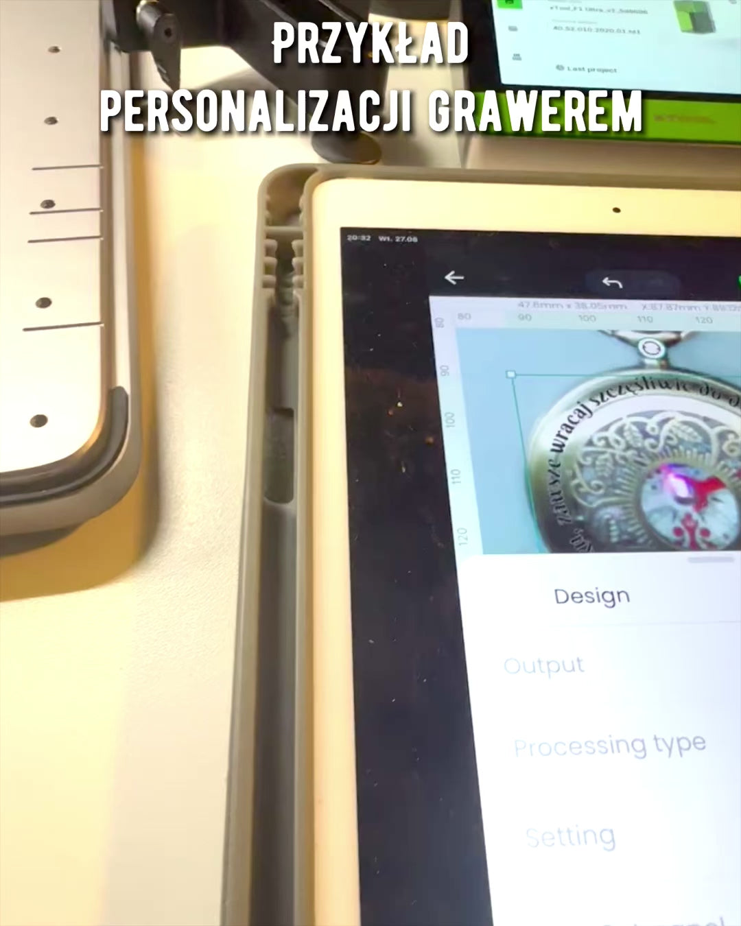 Vintage Stijl Navigatiekompas met Opengewerkt Patroon – bruin-gouden kleur