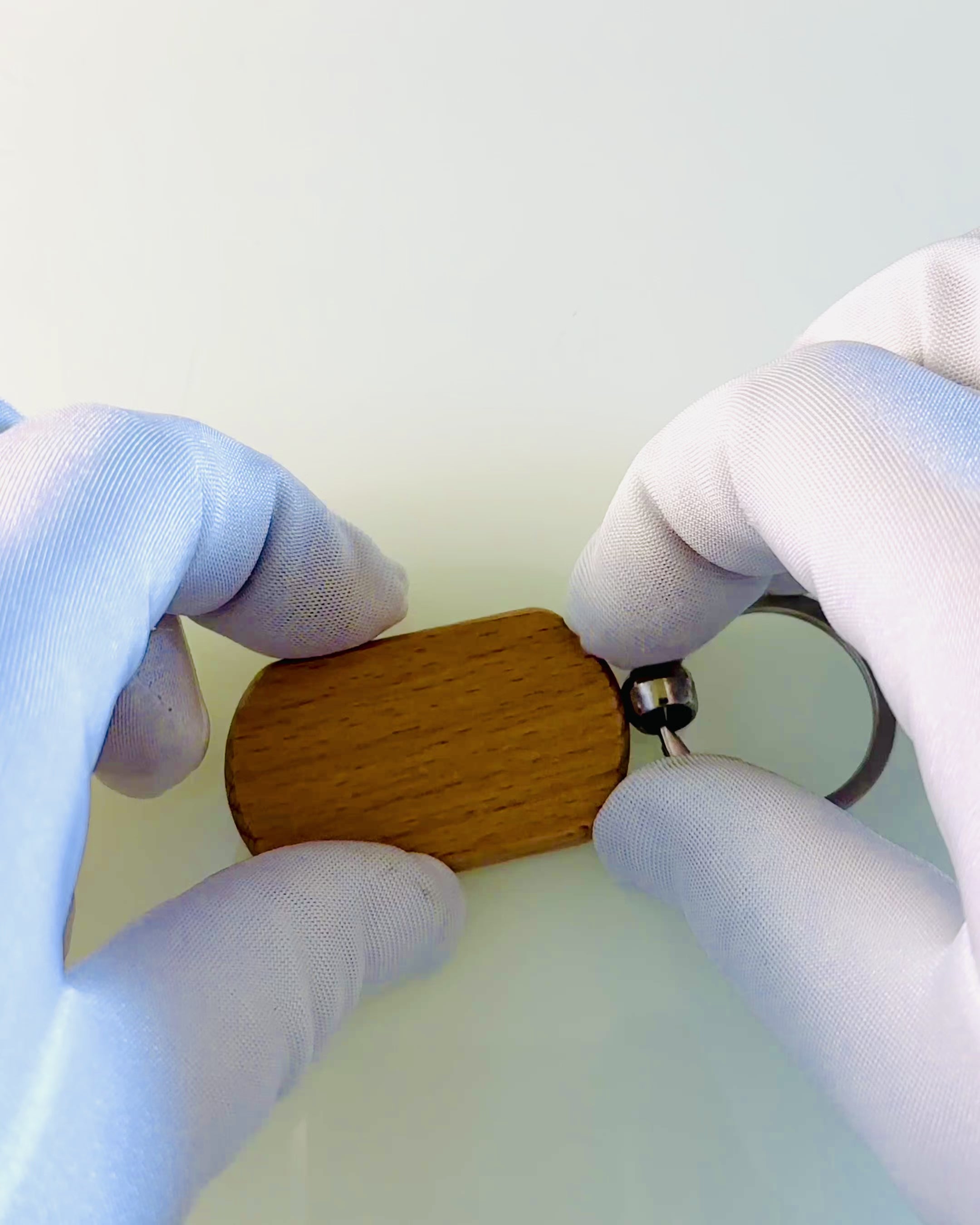 Elegante Houten Sleutelhanger met Mogelijkheid tot Graveren – Ideaal als Cadeau