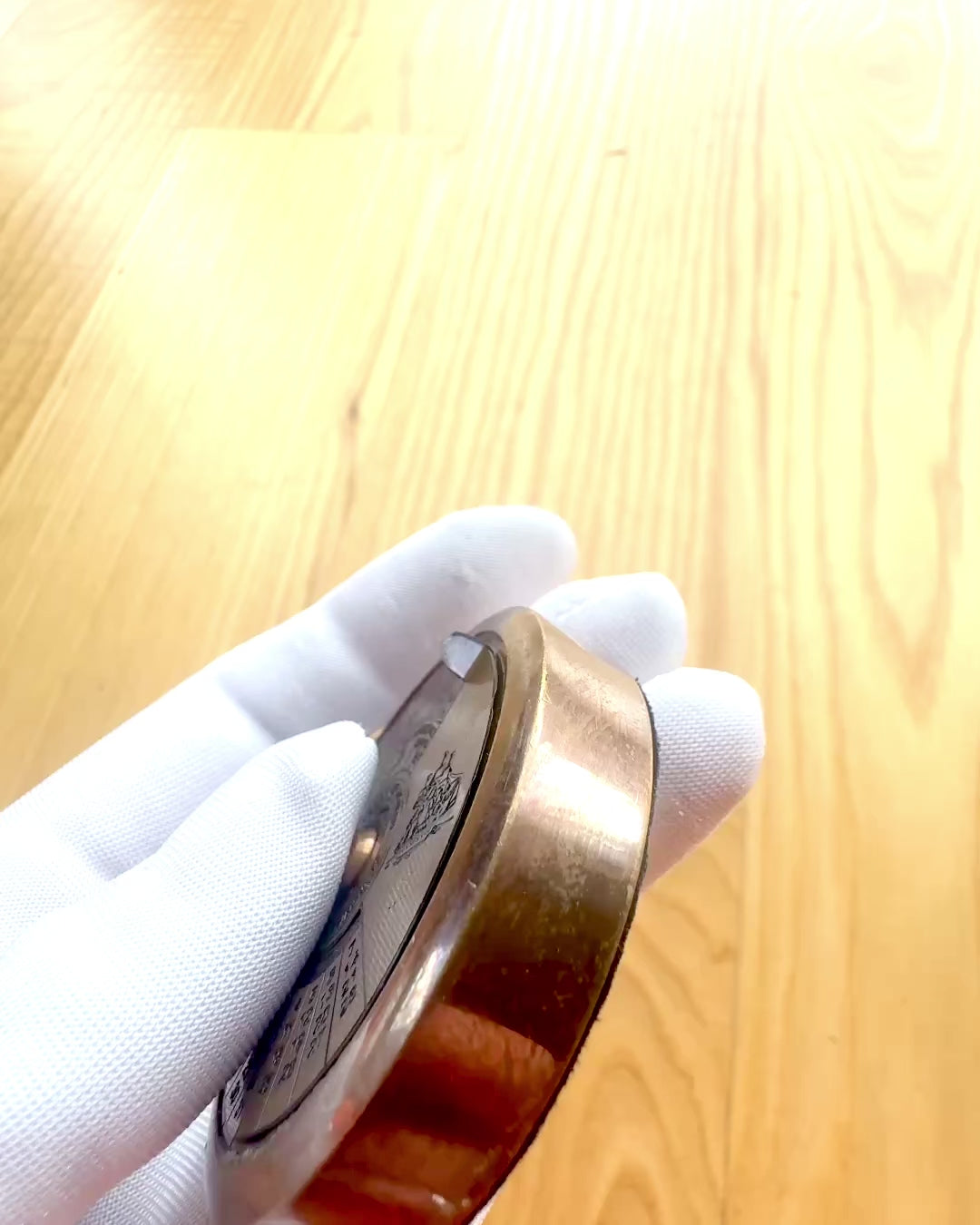 Mini Kapiteinskalender "Navigator" – messing decoratie met de ziel van de scheepvaart, optie voor gravure als cadeau, 5 cm in diameter