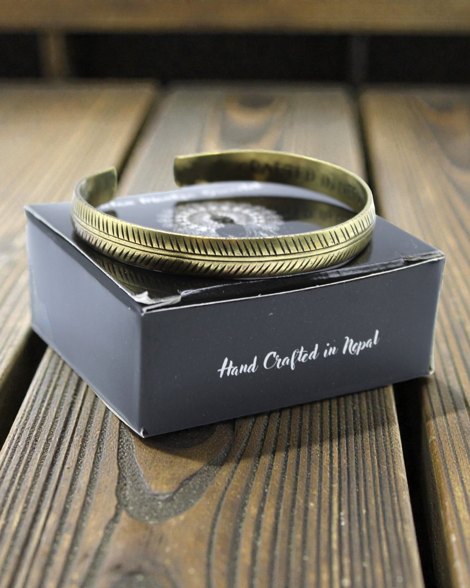 Tibetaanse messing armband Subtiele natuur – Smal blad