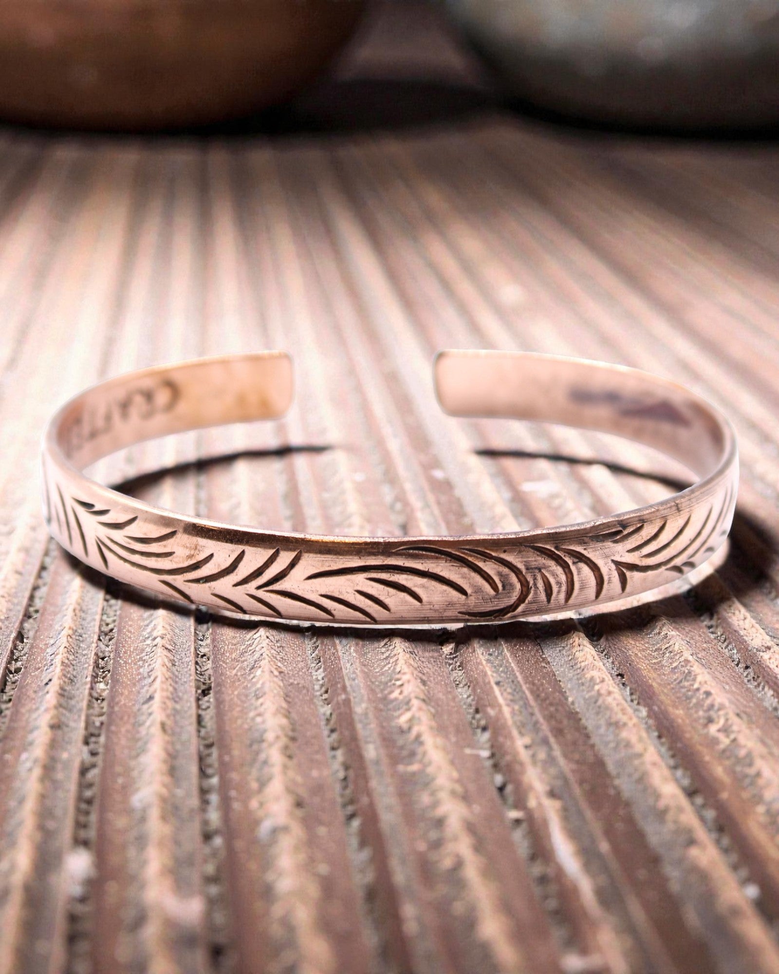 Tibetaanse koperen armband Energie van de natuur – Smalle krullen