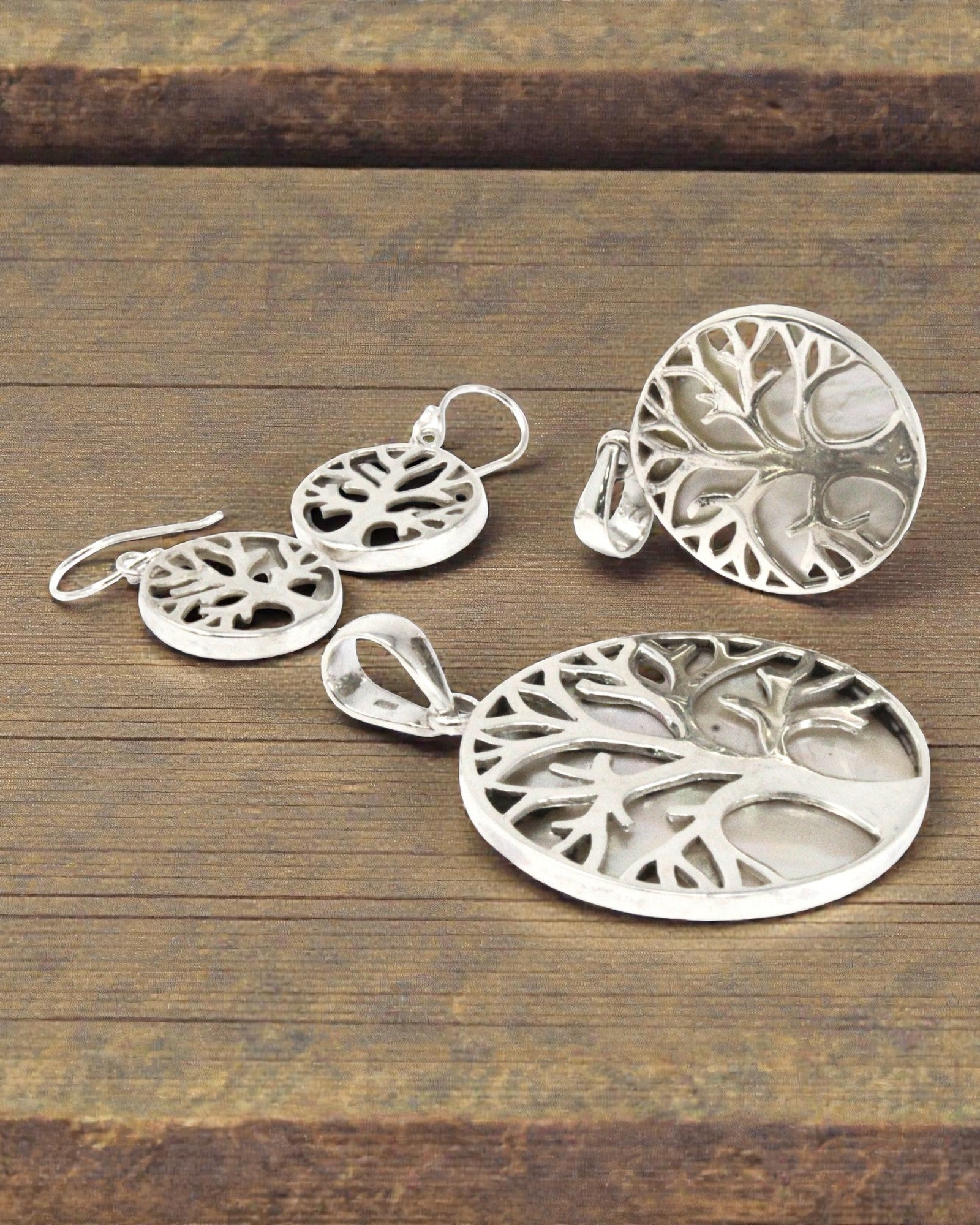 Zilveren hanger Levensboom 30 mm – Mother of Pearl Pure Light