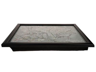Laptopstandaard V. van Gogh, Bloeiende Amandelboom, grijs, 30.5x40.5cm met mogelijkheid tot personalisatie met gravure