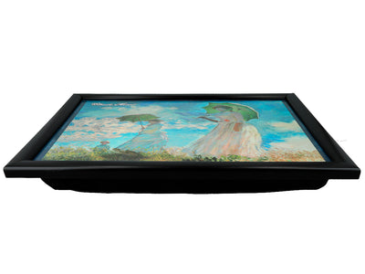 Laptopstandaard C. Monet, Vrouw met Parasol, gepersonaliseerd met mogelijkheid tot gravure, elegant en artistiek, 30.5x40.5cm, ideaal als cadeau