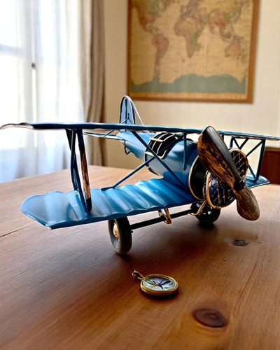Metalen modelvliegtuig Blue Baron – retro, als cadeau, met graveeroptie
