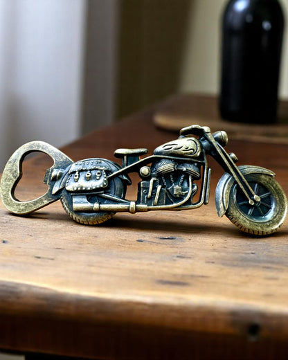 Flesopener in de vorm van een motorfiets - personalisatie met gravure als cadeau