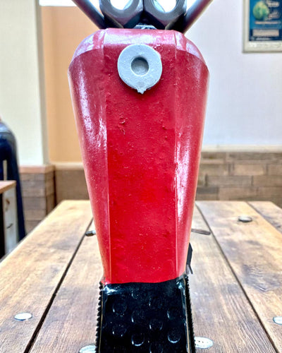 Metalen Wijnrek 40 cm lang, in de vorm van een motorfiets met de mogelijkheid tot graveren als cadeau