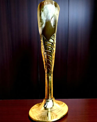 Glas „De Geest van het Ambacht” van buffelhoorn en messing – met de hand vervaardigd in India, 22 cm, mogelijkheid tot personalisatie met gravure als cadeau