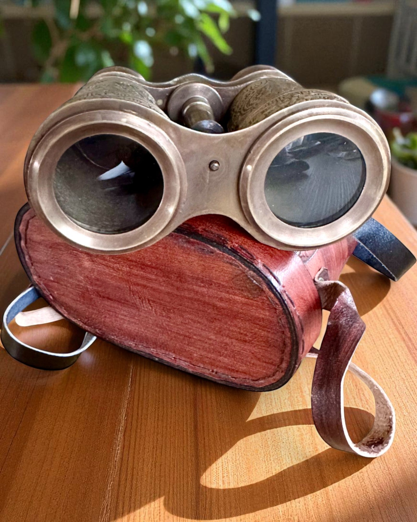 Verrekijker met leren etui Victorian's Eye, 11 cm Messing, Handgemaakt versierd, personalisatie met gravure als cadeau
