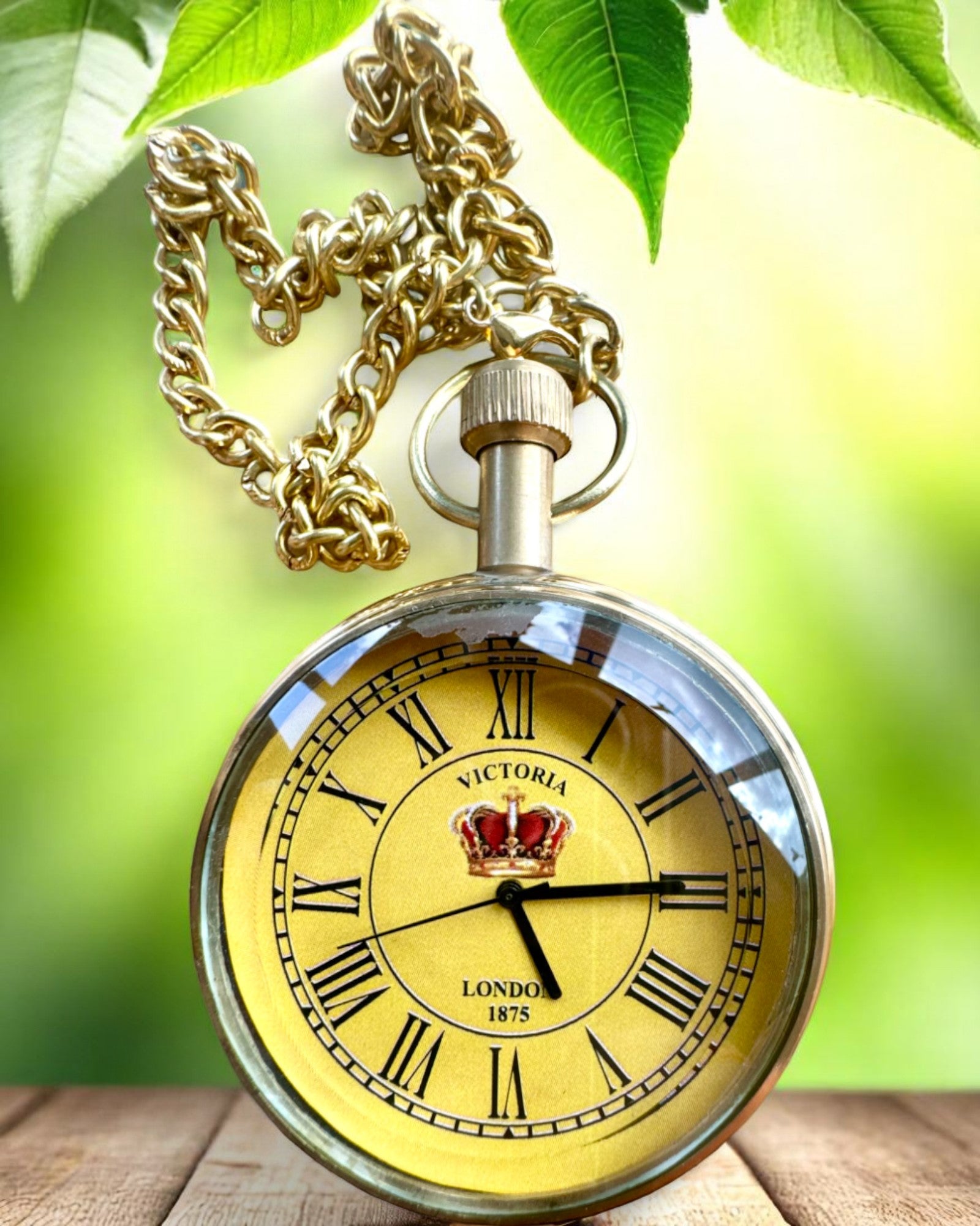 Zakhorloge "Victoria Crown" – Messing, Handgemaakt in India, 5 cm breed, Japans mechanisme, mogelijkheid tot personalisatie met gravure als cadeau